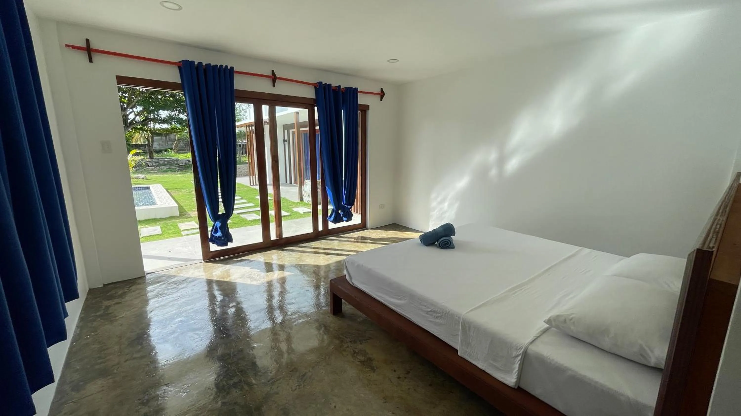 Bed in Bluewaves Hostel & Villa Panagsama by Hiverooms