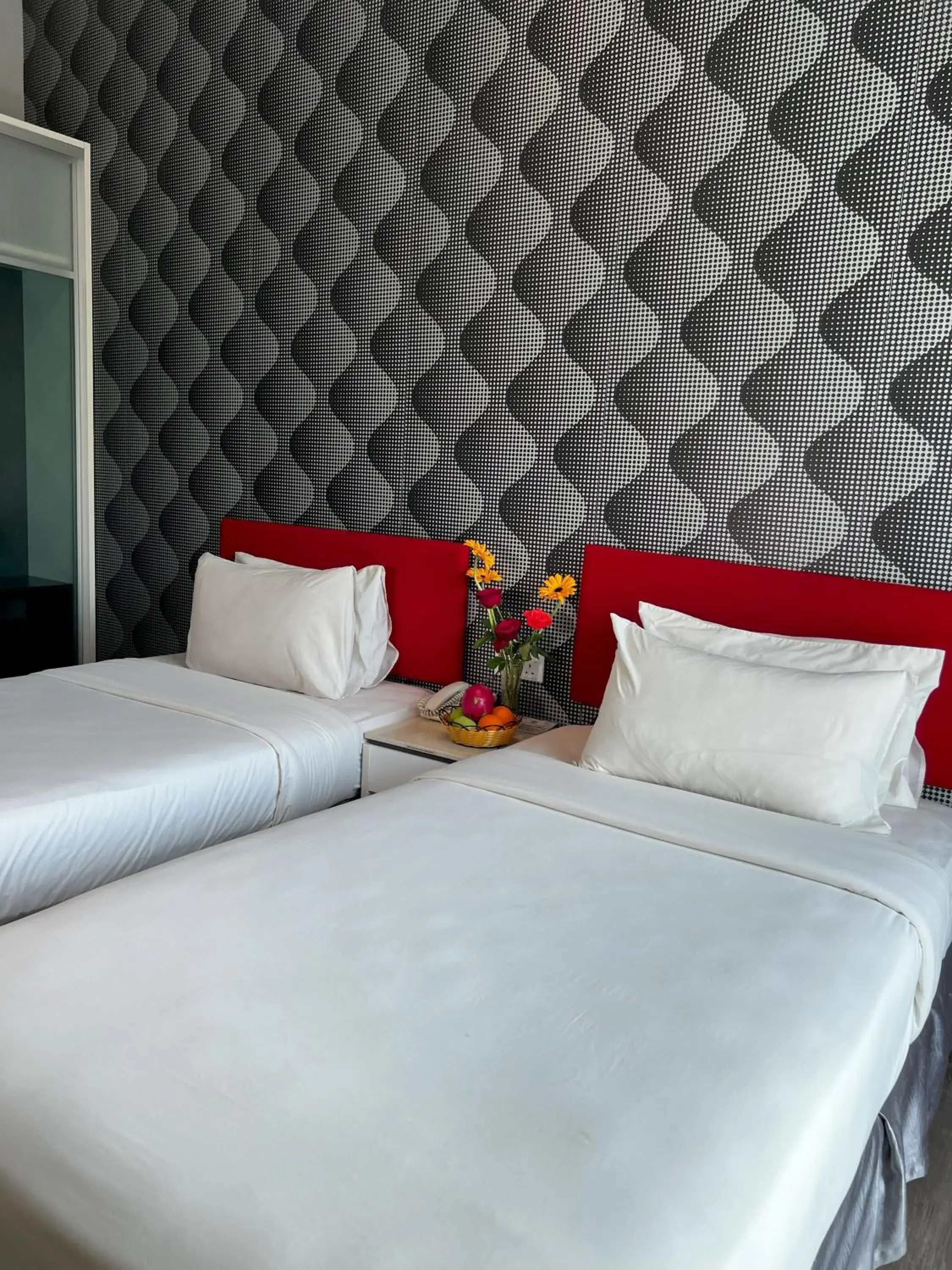 Deluxe Twin Room Beach Facing in Cenang Plaza Beach Hotel Deluxe Twin Room Beach Facing in Cenang Plaza Beach Hotel