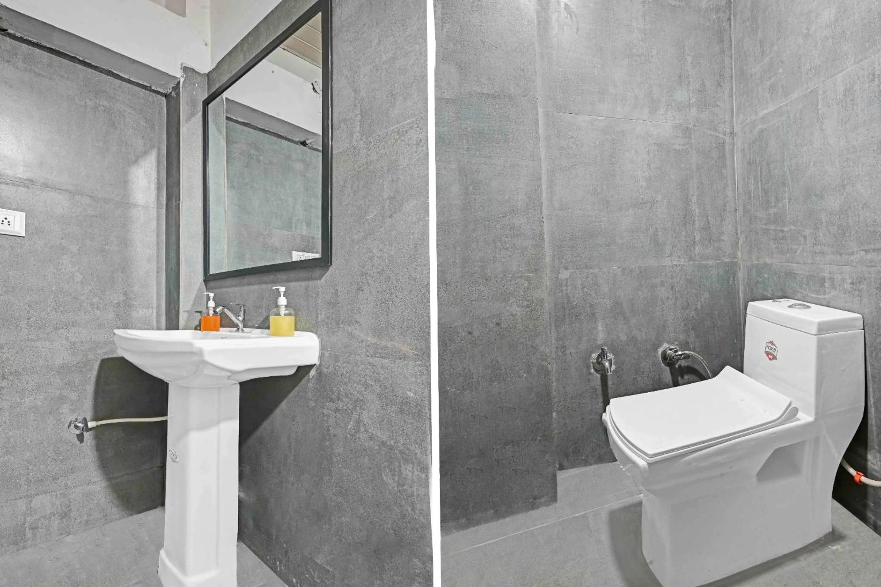 Bathroom in Townhouse Super- Govind Nagar