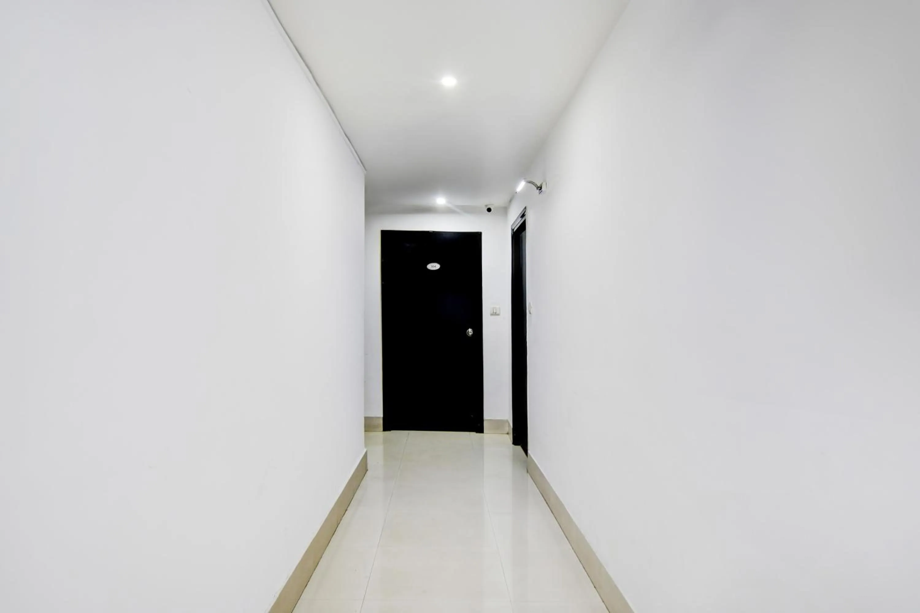 Lobby or reception in Super Townhouse Oak Ballygunge Formerly Hotel Lovelock