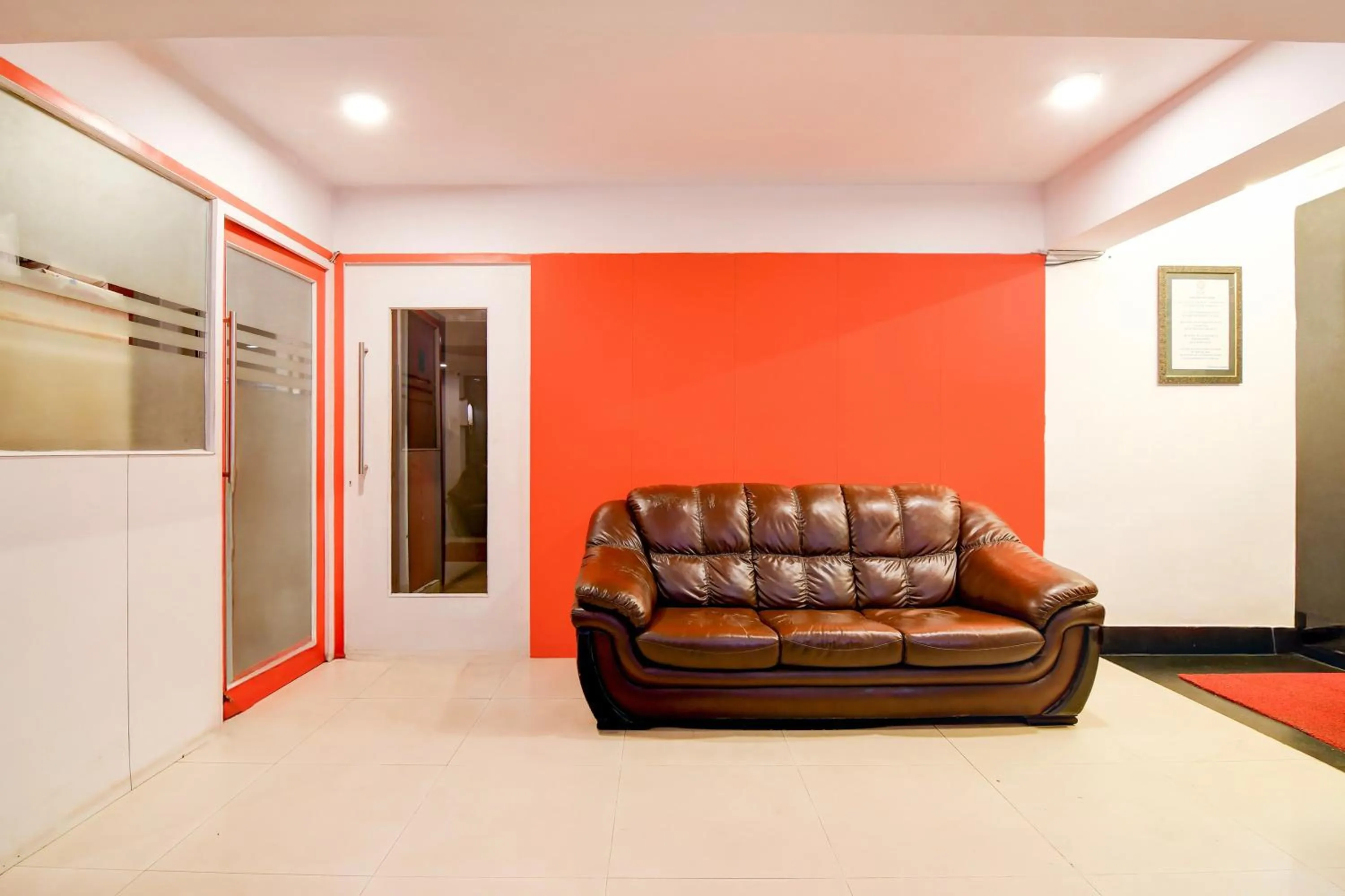 Lobby or reception in Super Townhouse Oak Ballygunge Formerly Hotel Lovelock