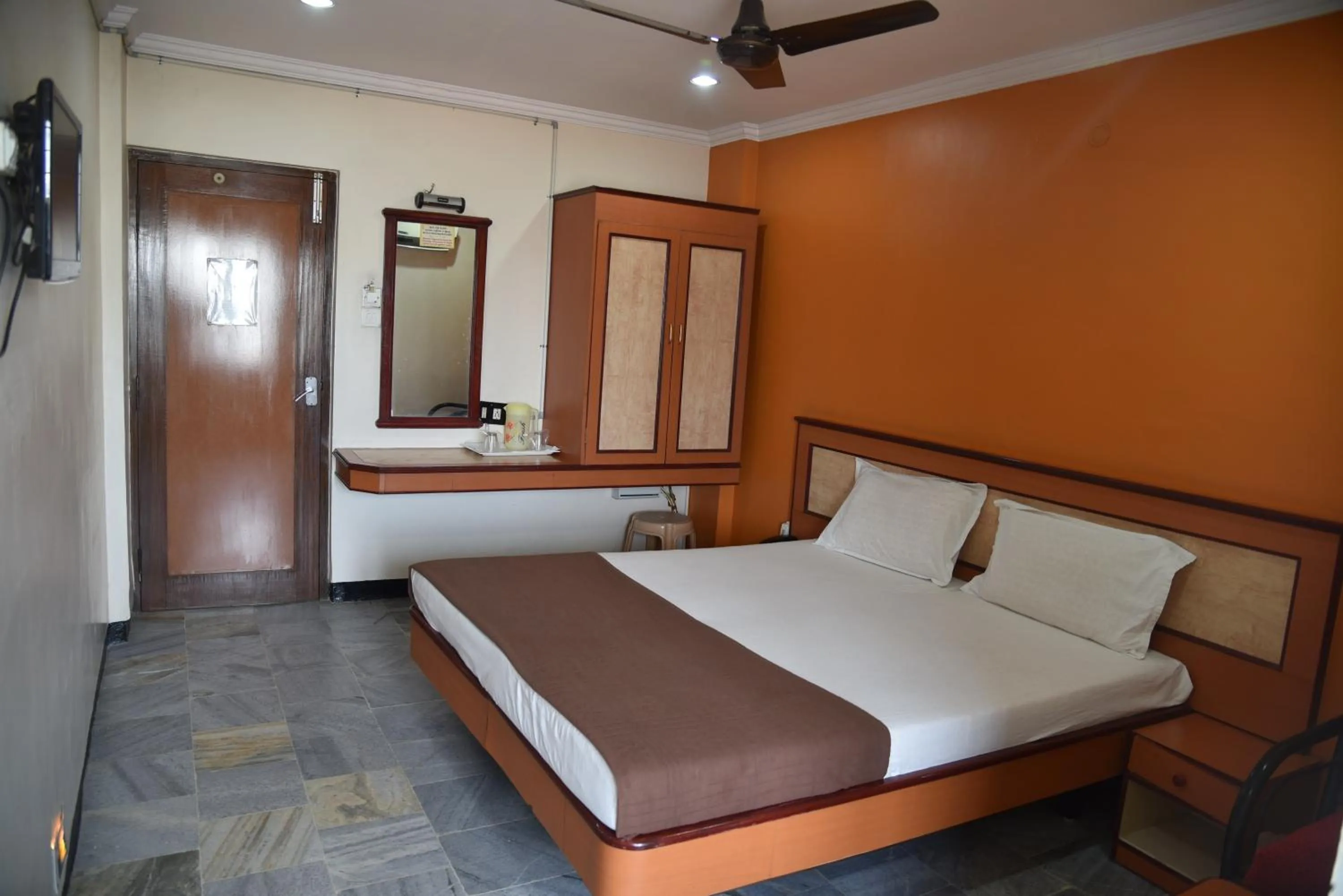 Photo of the whole room, Bed in Hotel chela