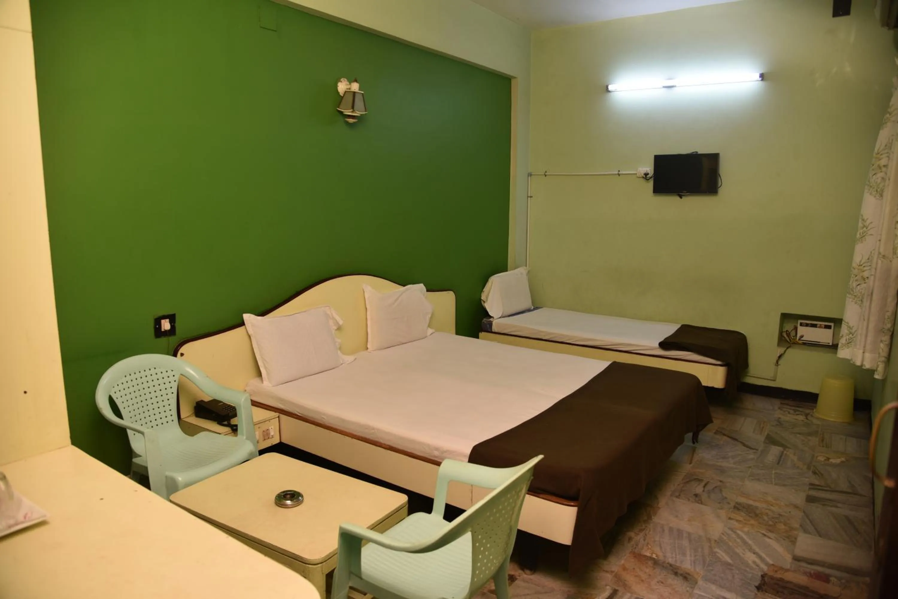 Photo of the whole room, Bed in Hotel chela