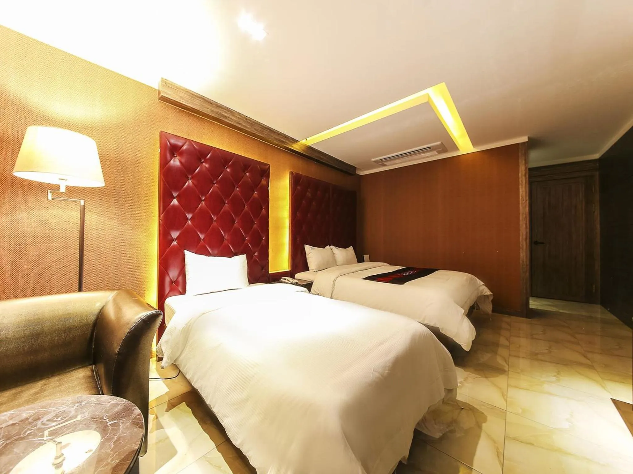Bed in Zenith Tourist Hotel