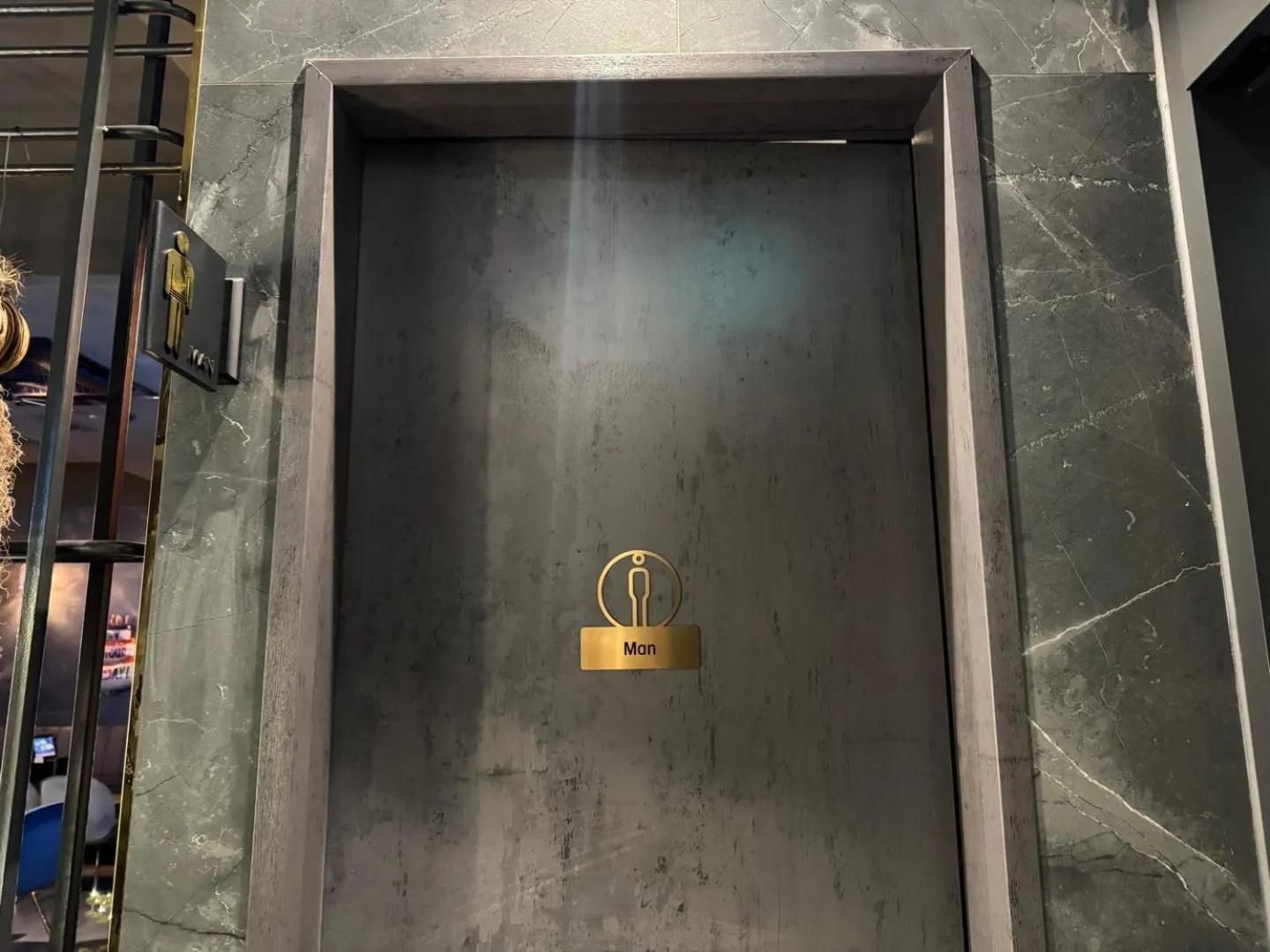 Restaurant/places to eat in Zenith Tourist Hotel