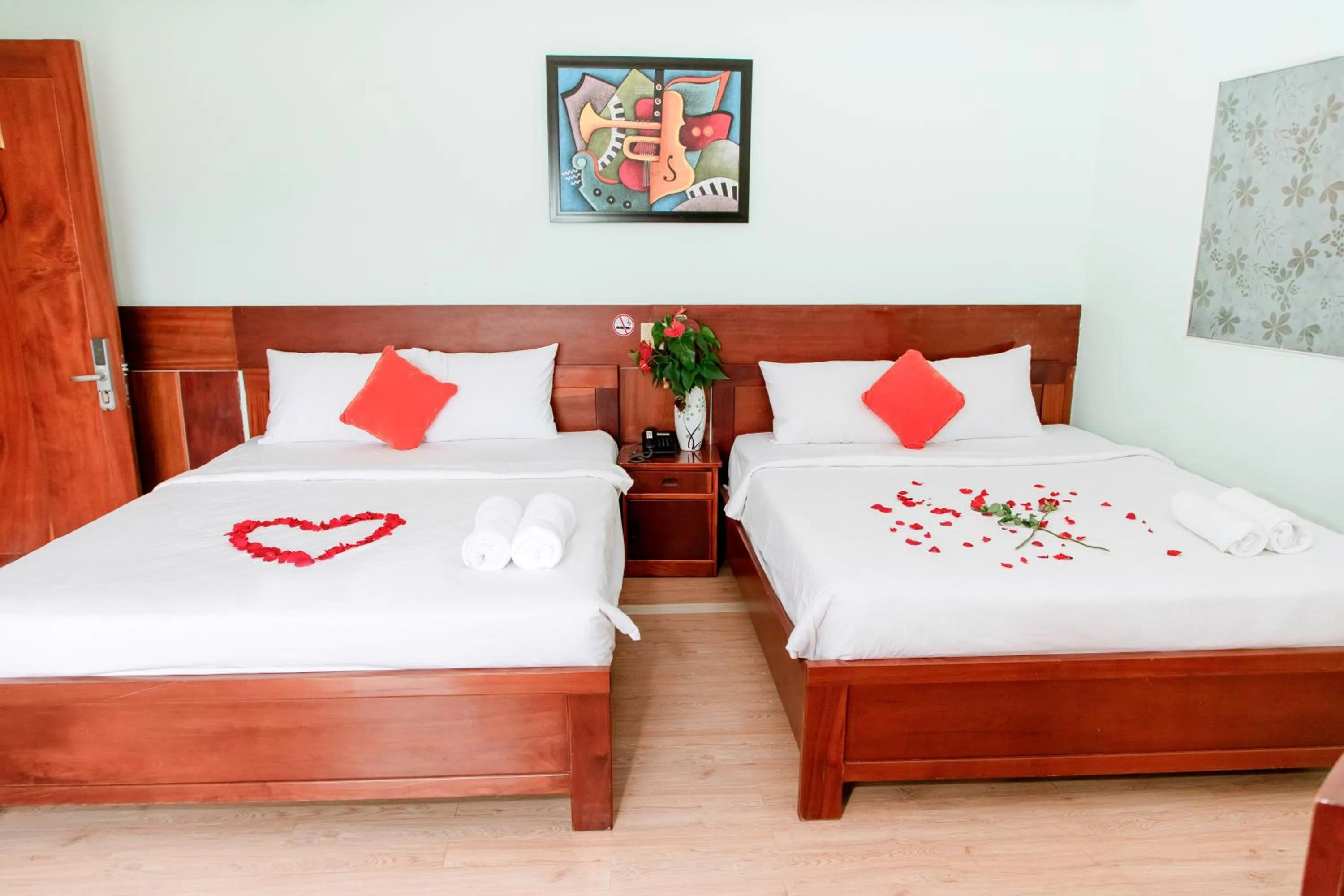 Photo of the whole room in Art Deluxe Hotel