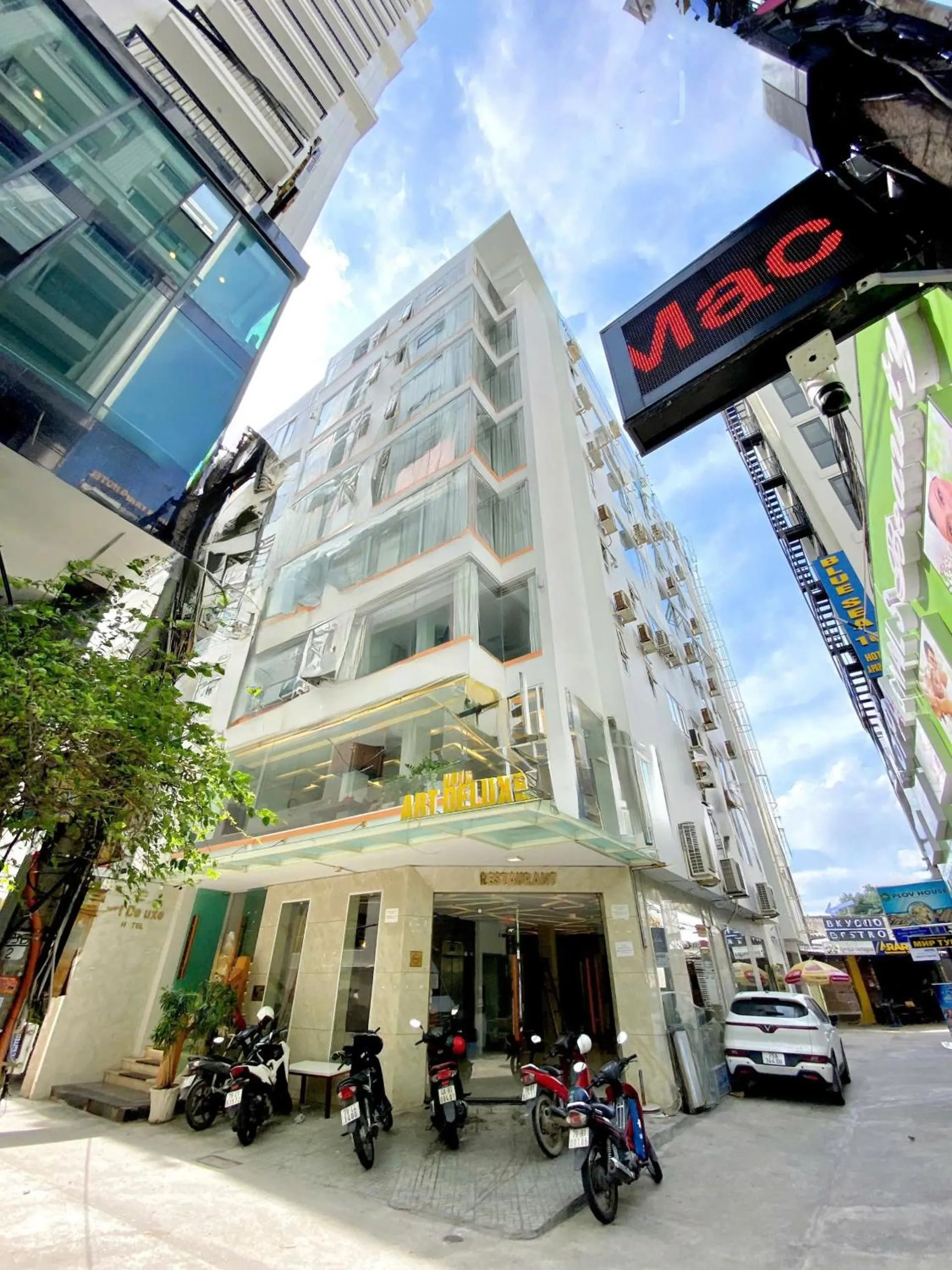 Property building in Art Deluxe Hotel