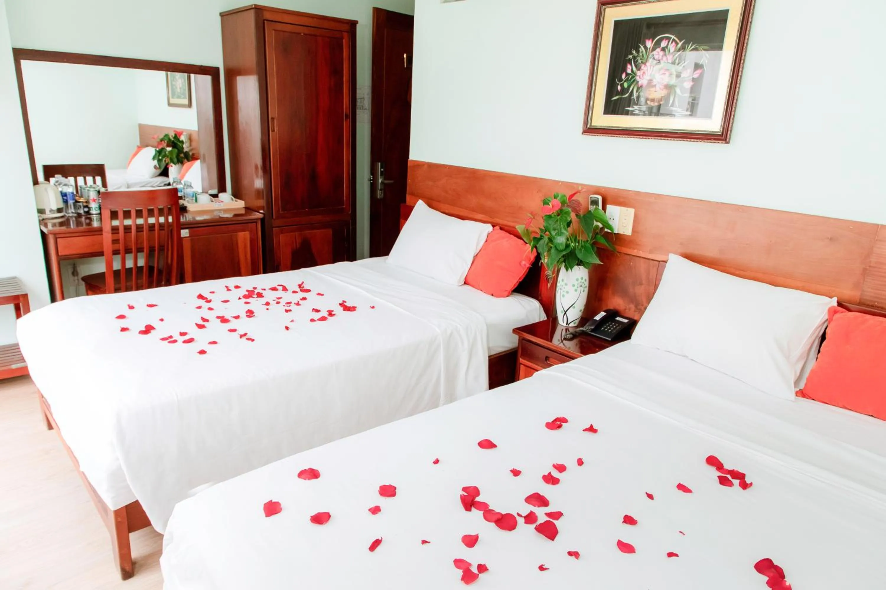 Photo of the whole room in Art Deluxe Hotel