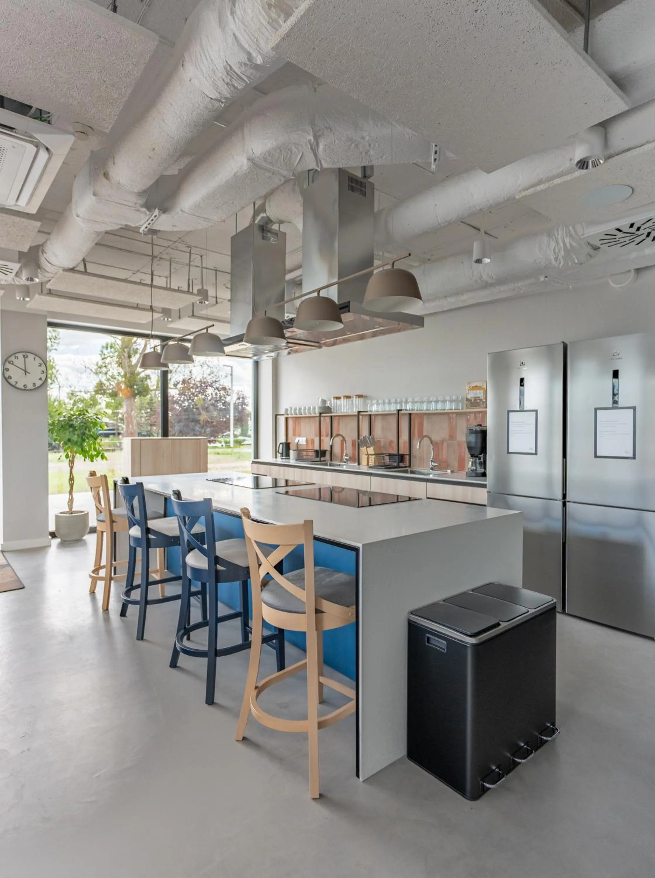 Communal kitchen in Noli Gdansk Riverside