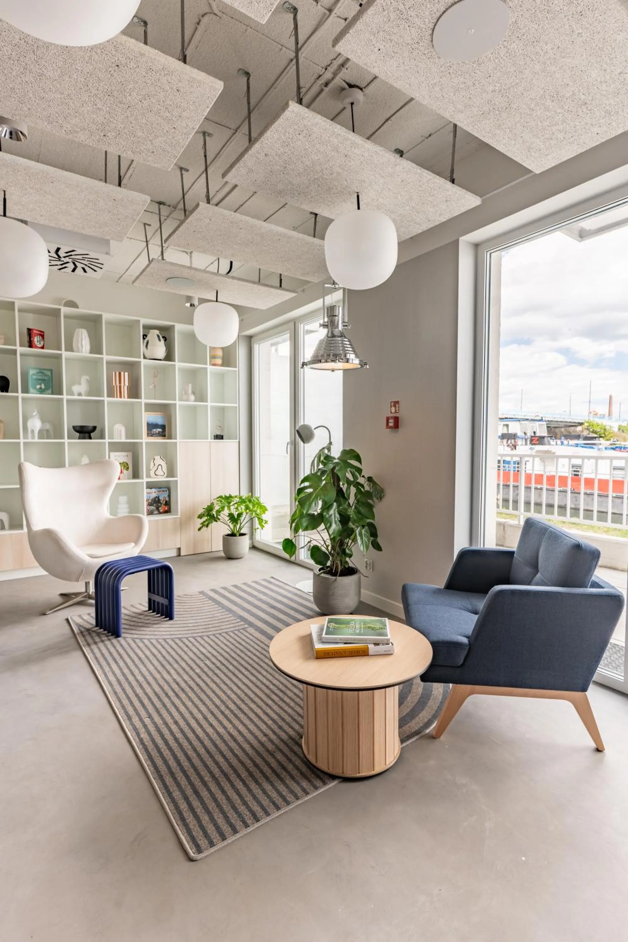 Communal lounge/ TV room in Noli Gdansk Riverside
