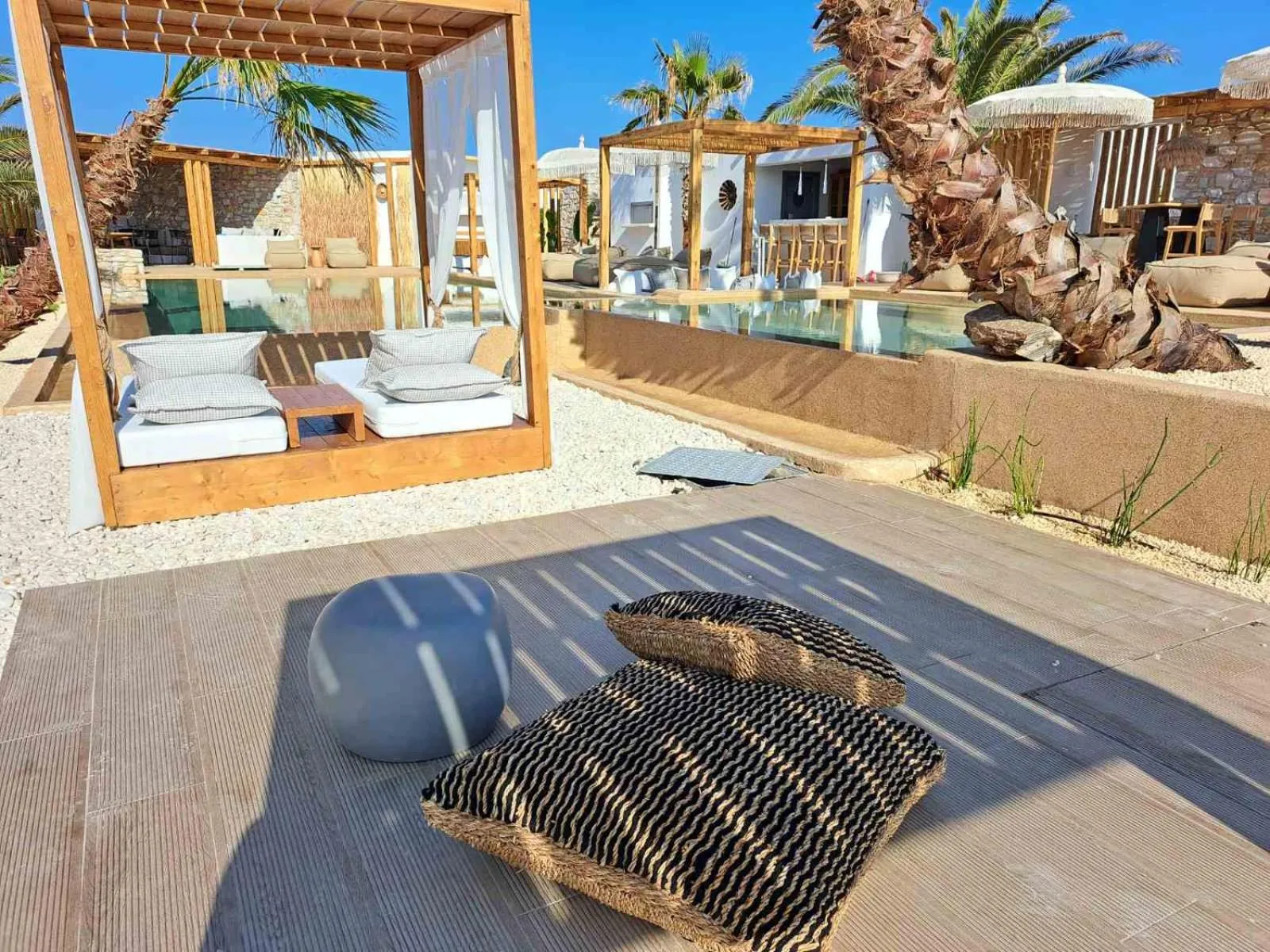 sunbed in Kosmitis Suites & Villas