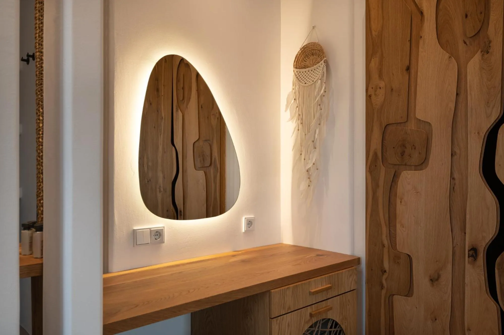 wardrobe in Kosmitis Suites & Villas