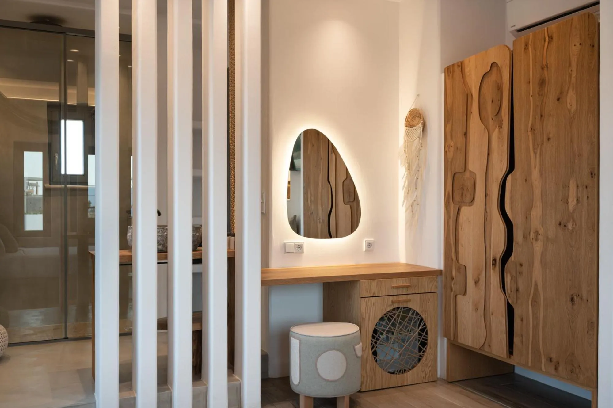 wardrobe in Kosmitis Suites & Villas