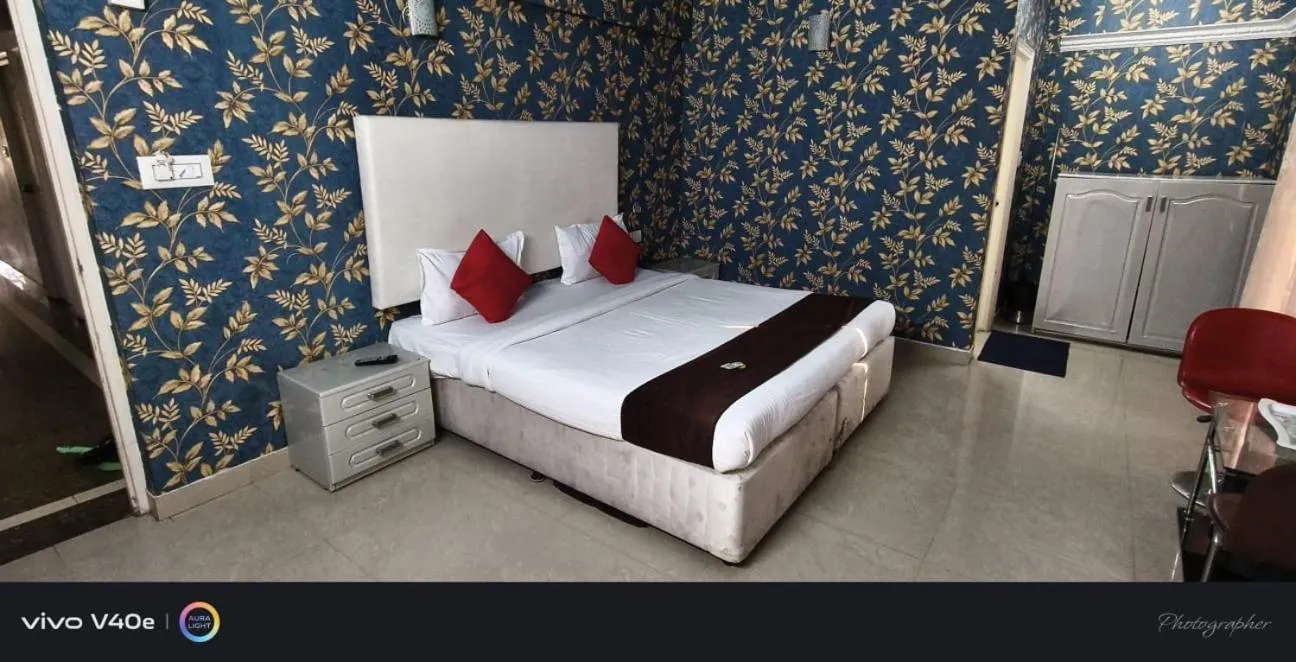 Bedroom, Bed in Hotel Fiesta Grand