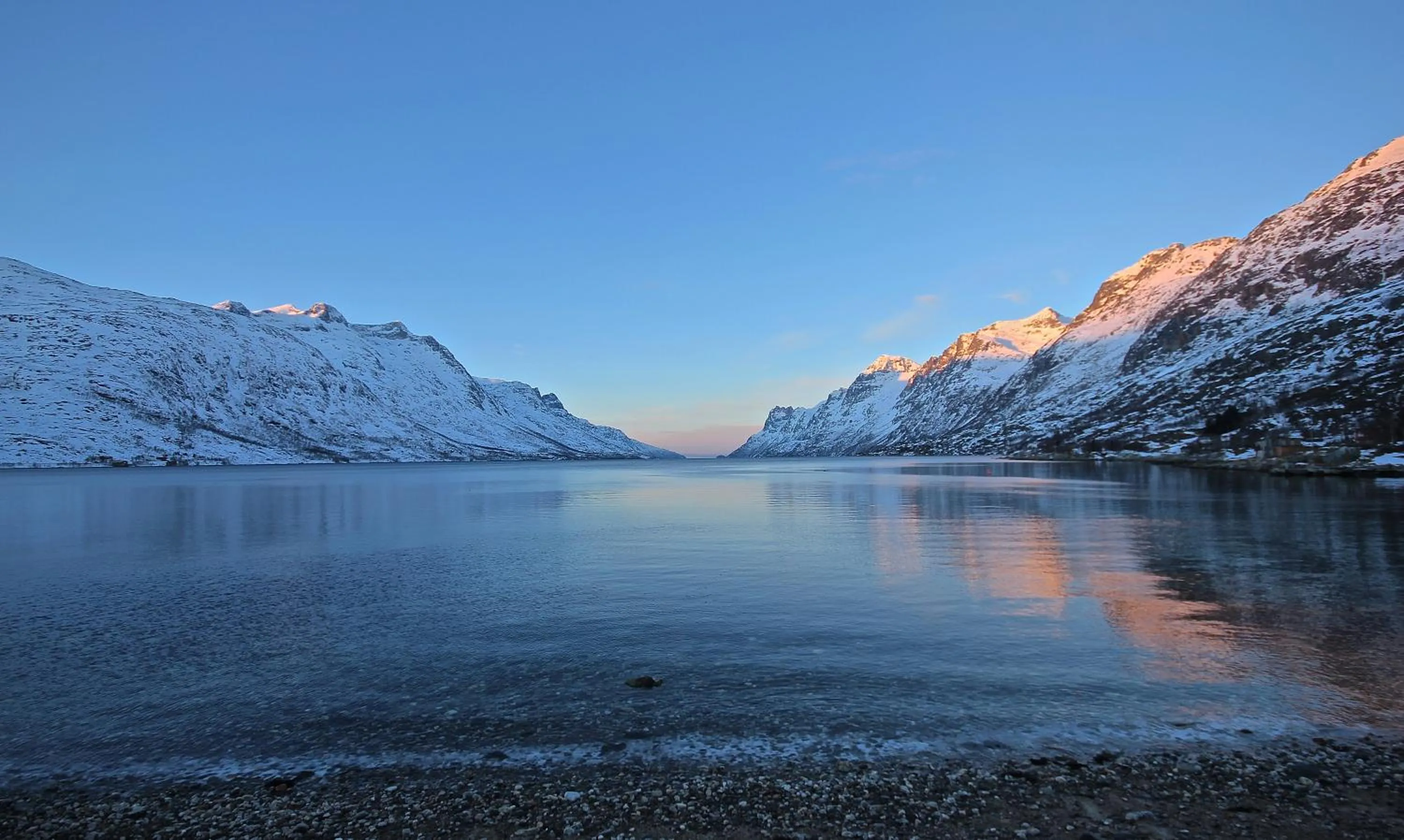 River view in Ersfjordbotn Brygge