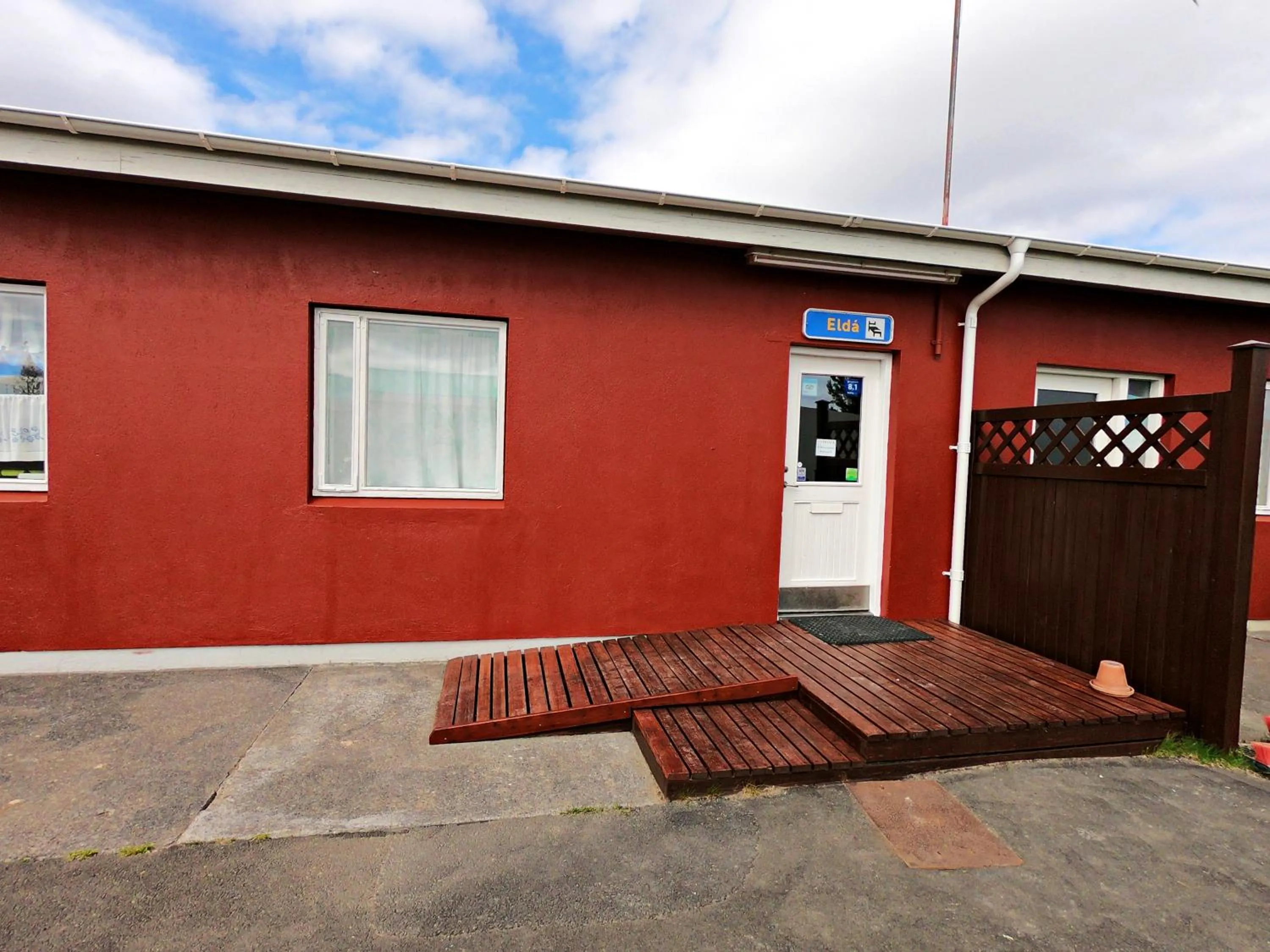Facade/entrance in Eldá Guesthouse