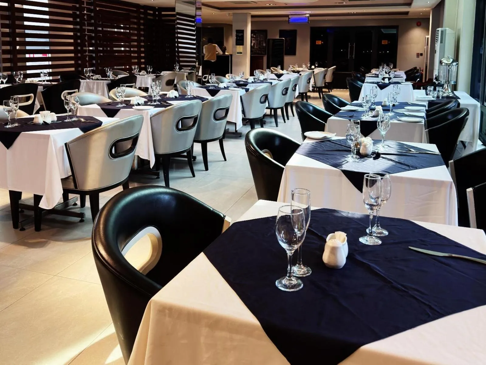 Business facilities in Tripod By Pedestal Hotel