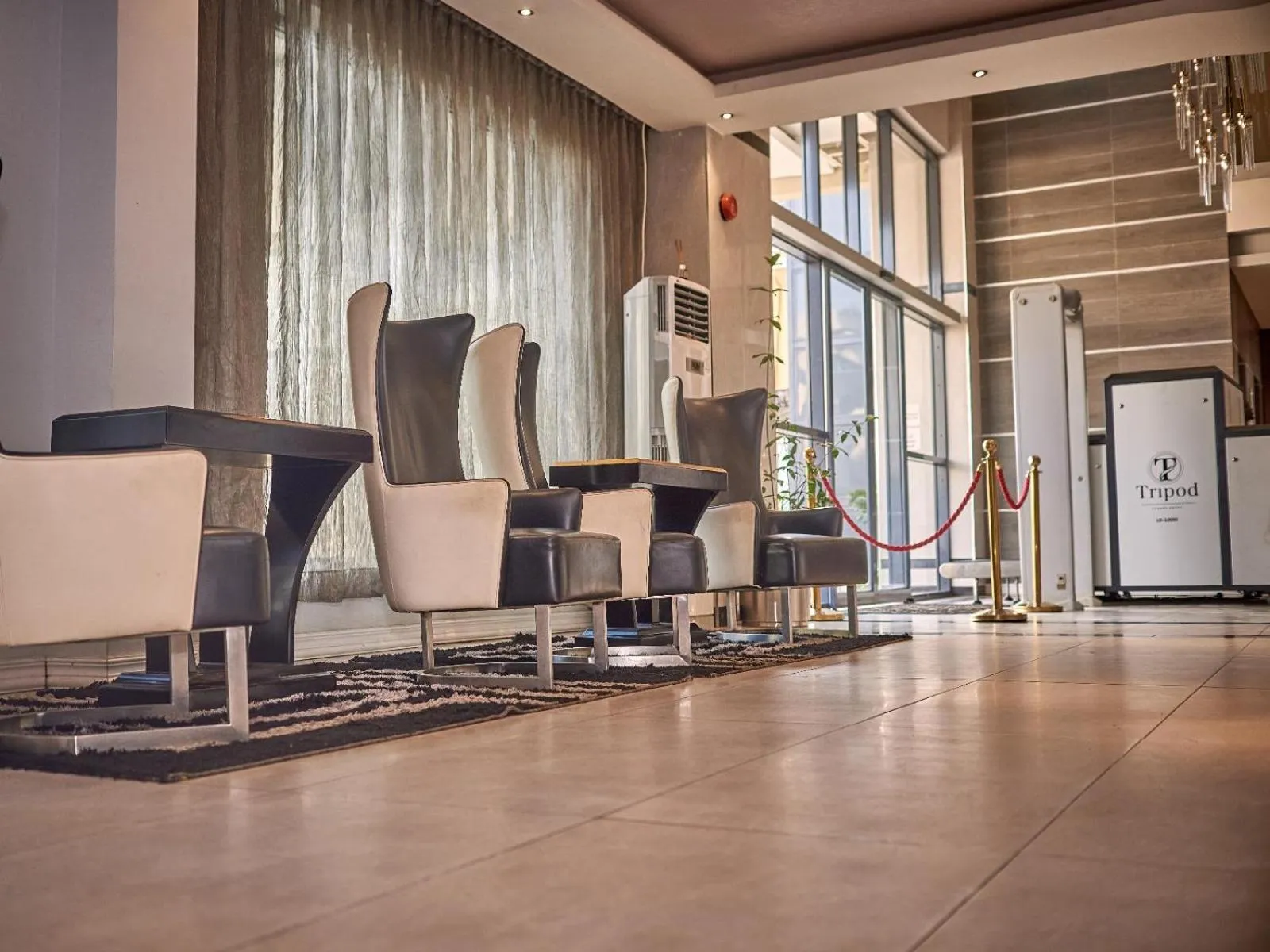 Facade/entrance in Tripod By Pedestal Hotel