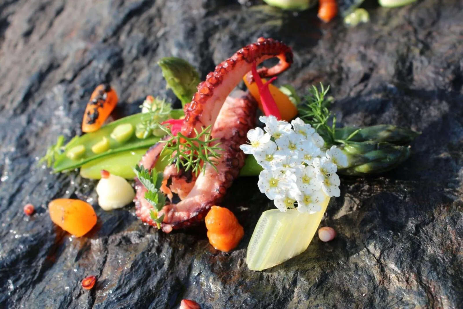 Restaurant/places to eat in Laguna Park Hotel 4Superior