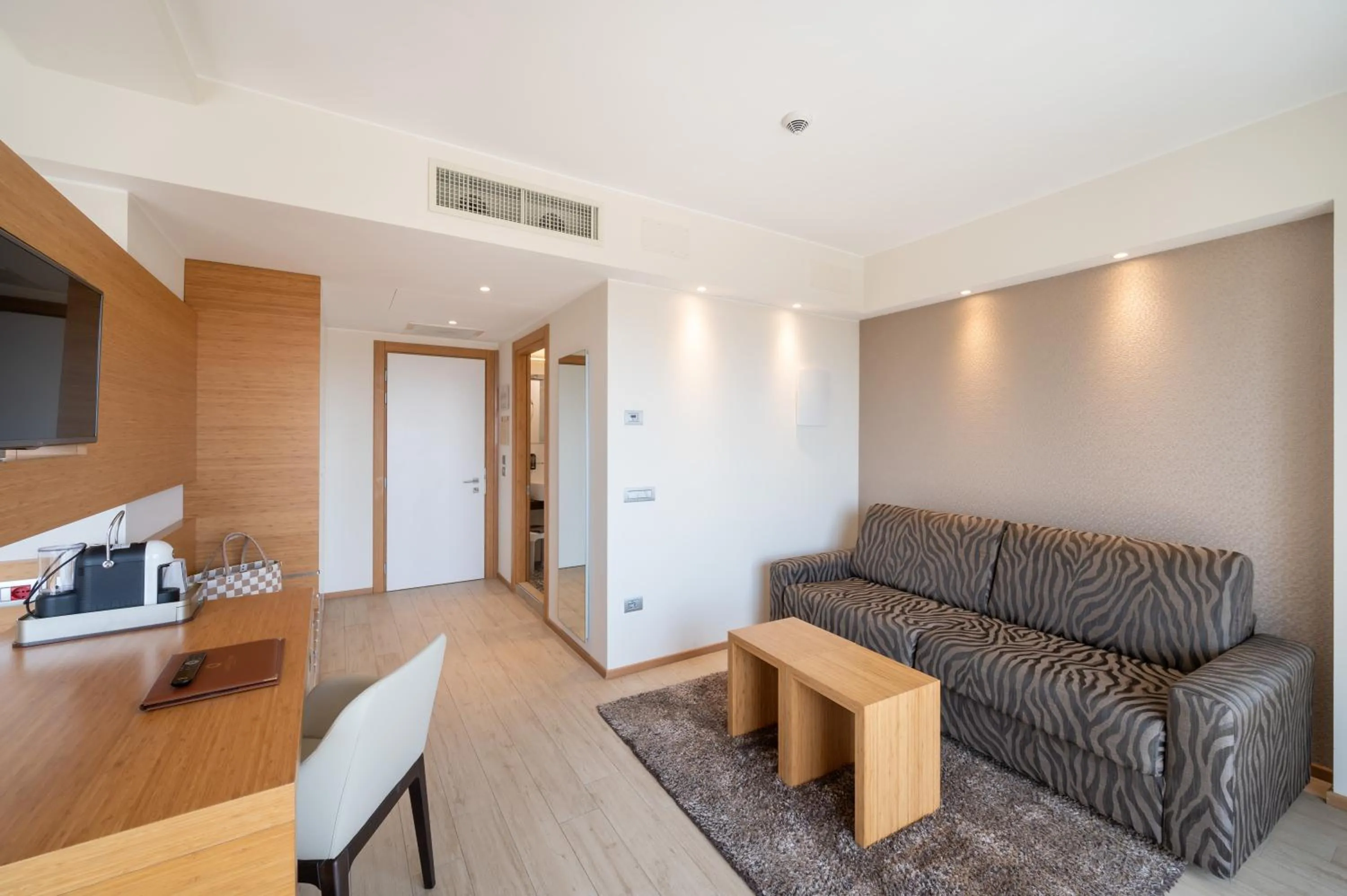 Seating area in Laguna Park Hotel 4Superior