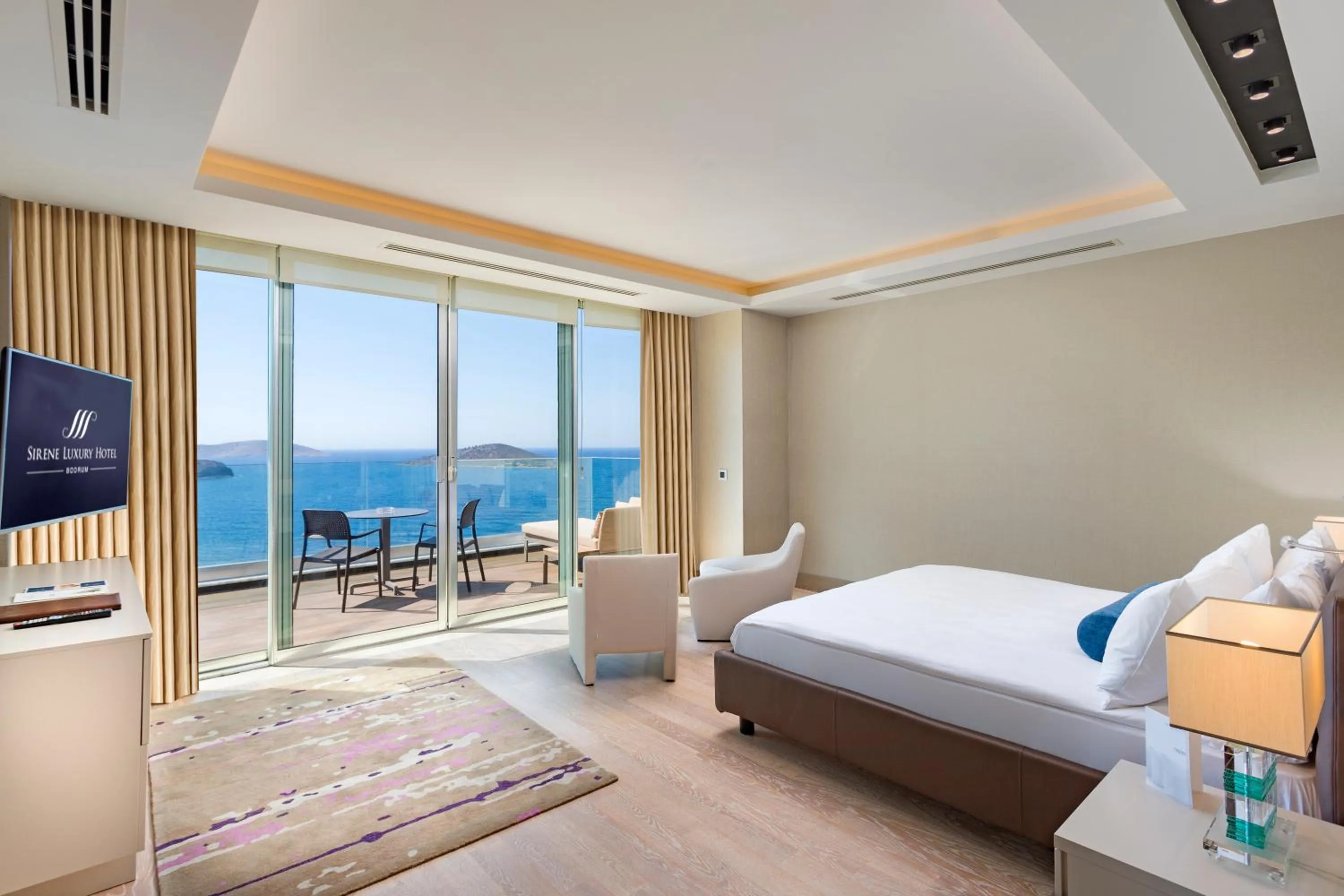 TV and multimedia, Bed in Sirene Luxury Hotel Bodrum