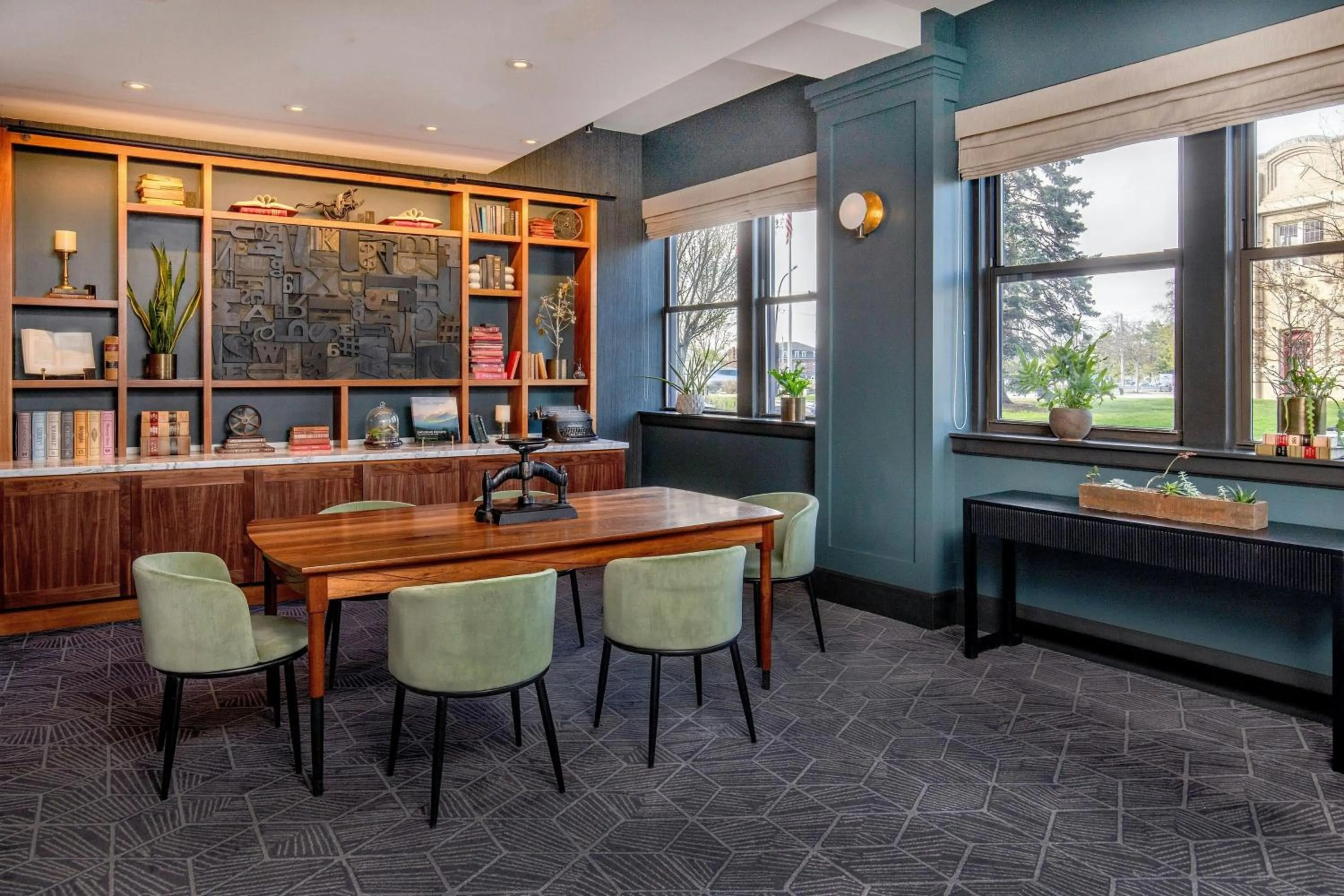 Restaurant/places to eat in The Press Hotel, Autograph Collection