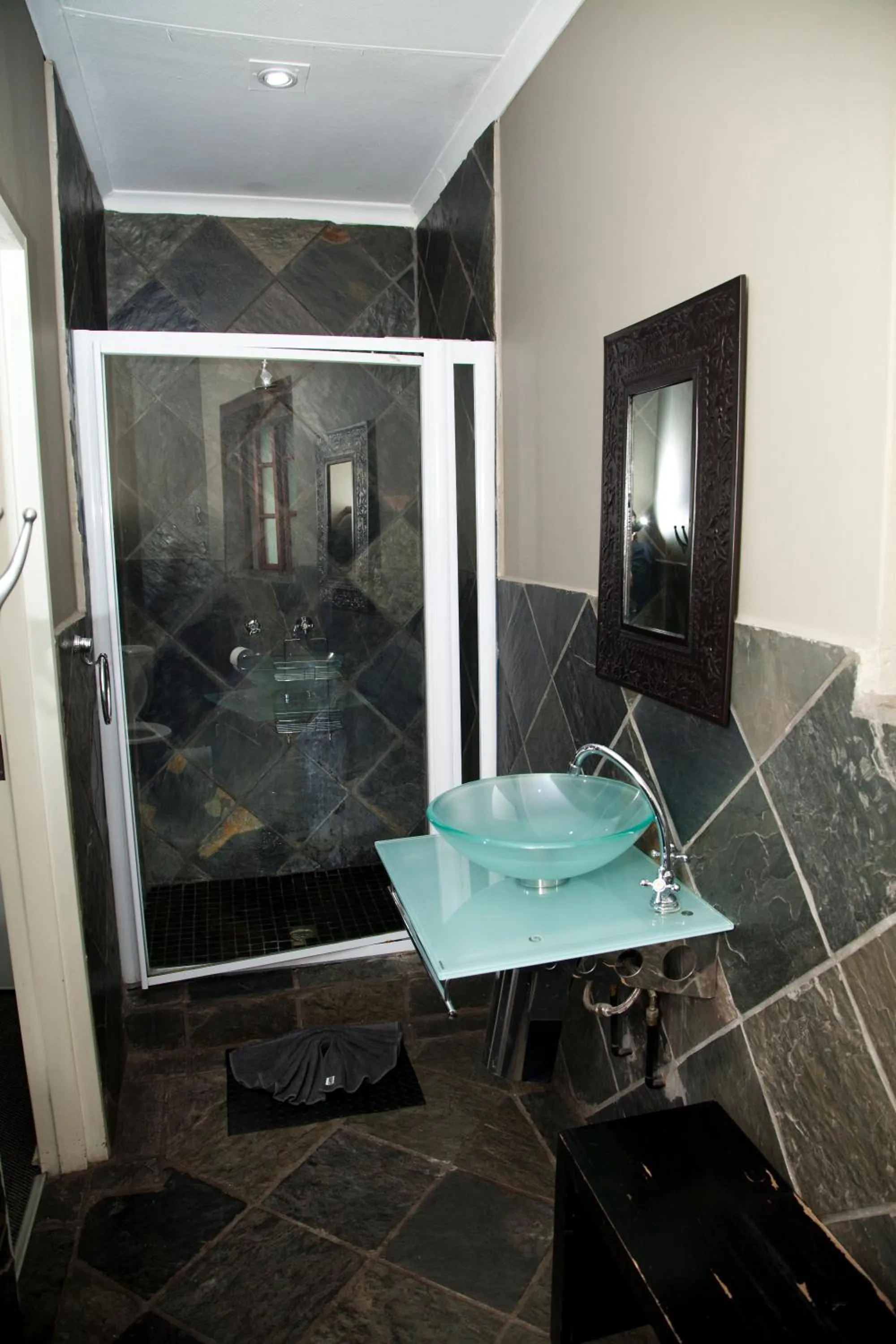 Shower in The Gables Middelburg MPU