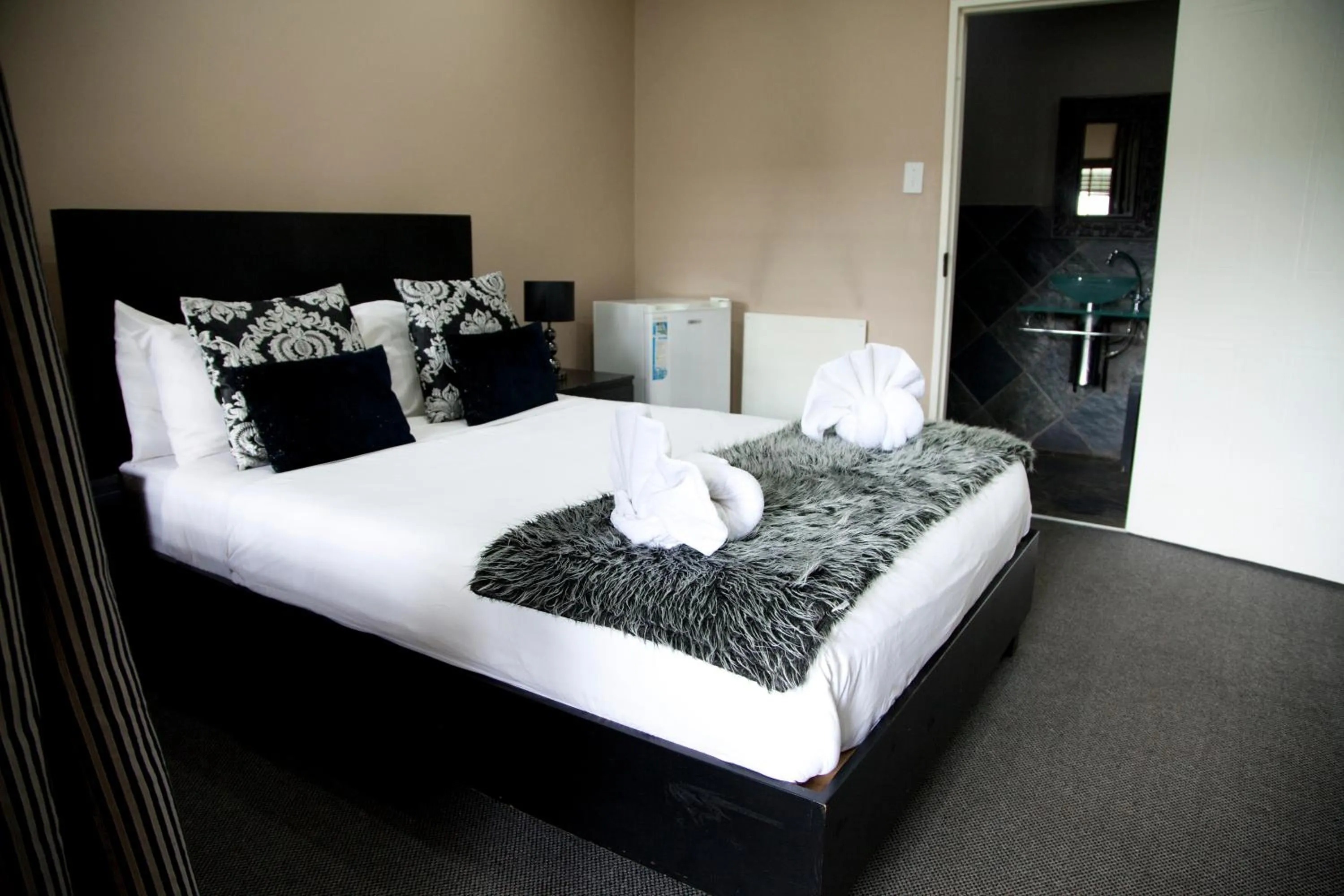 Bedroom, Bed in The Gables Middelburg MPU