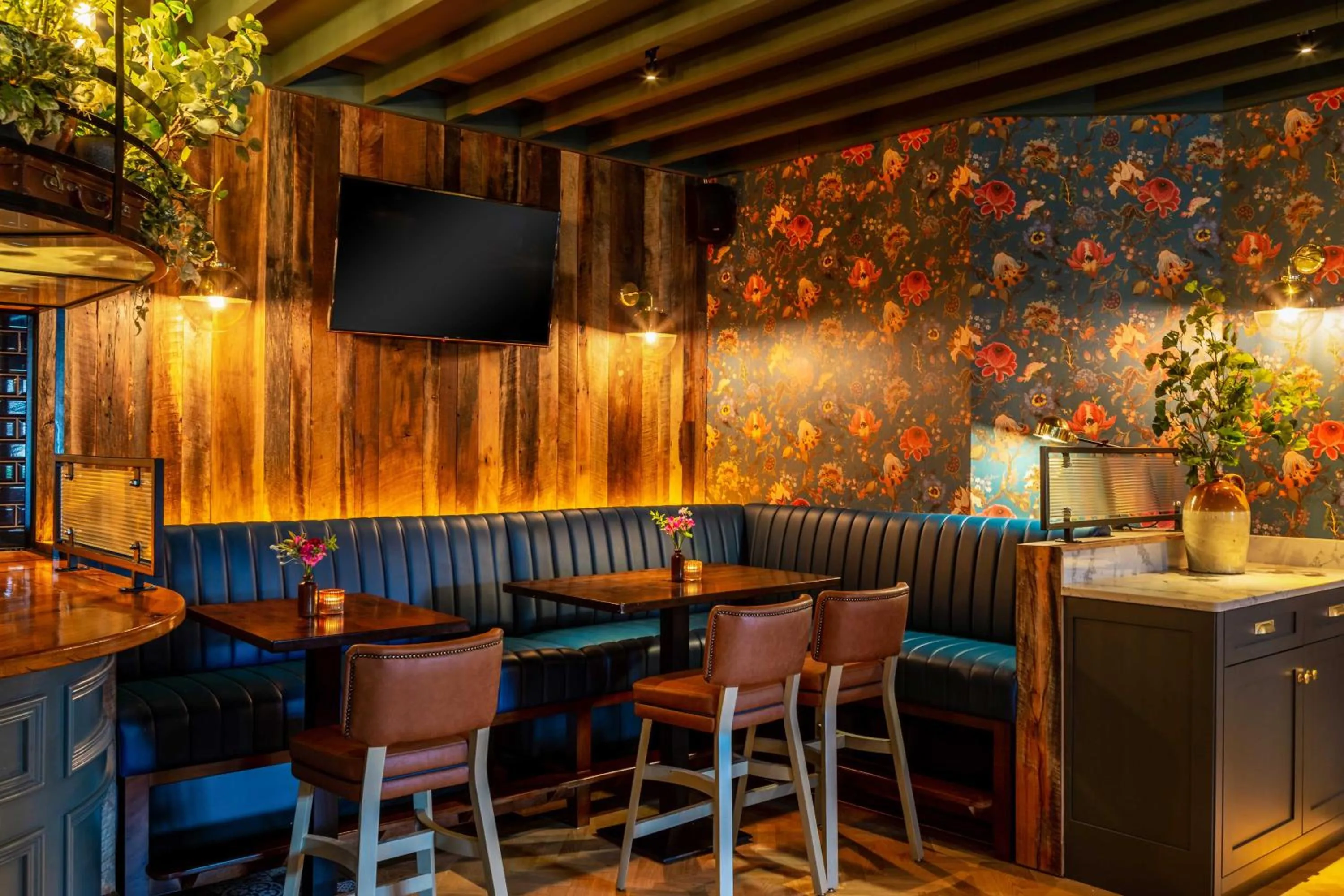 Lounge or bar in The Ashe Hotel