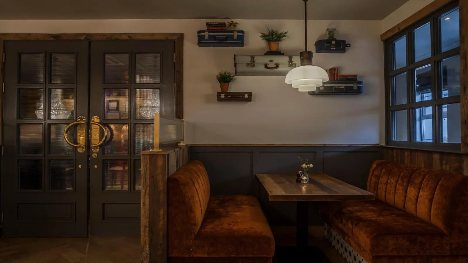 Lounge or bar in The Ashe Hotel