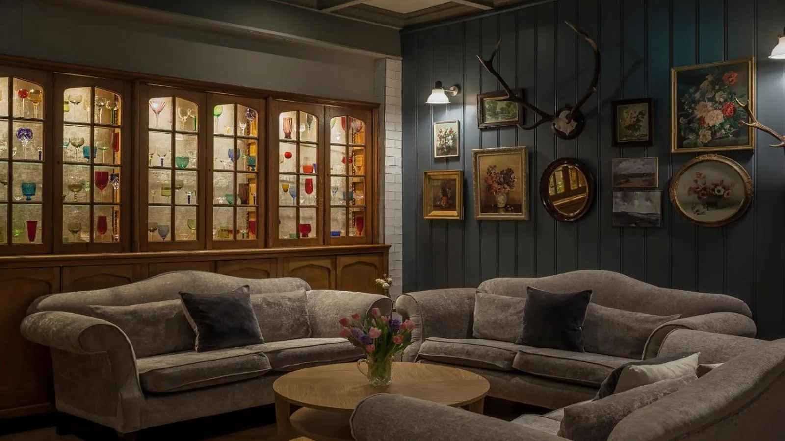 Lounge or bar in The Ashe Hotel