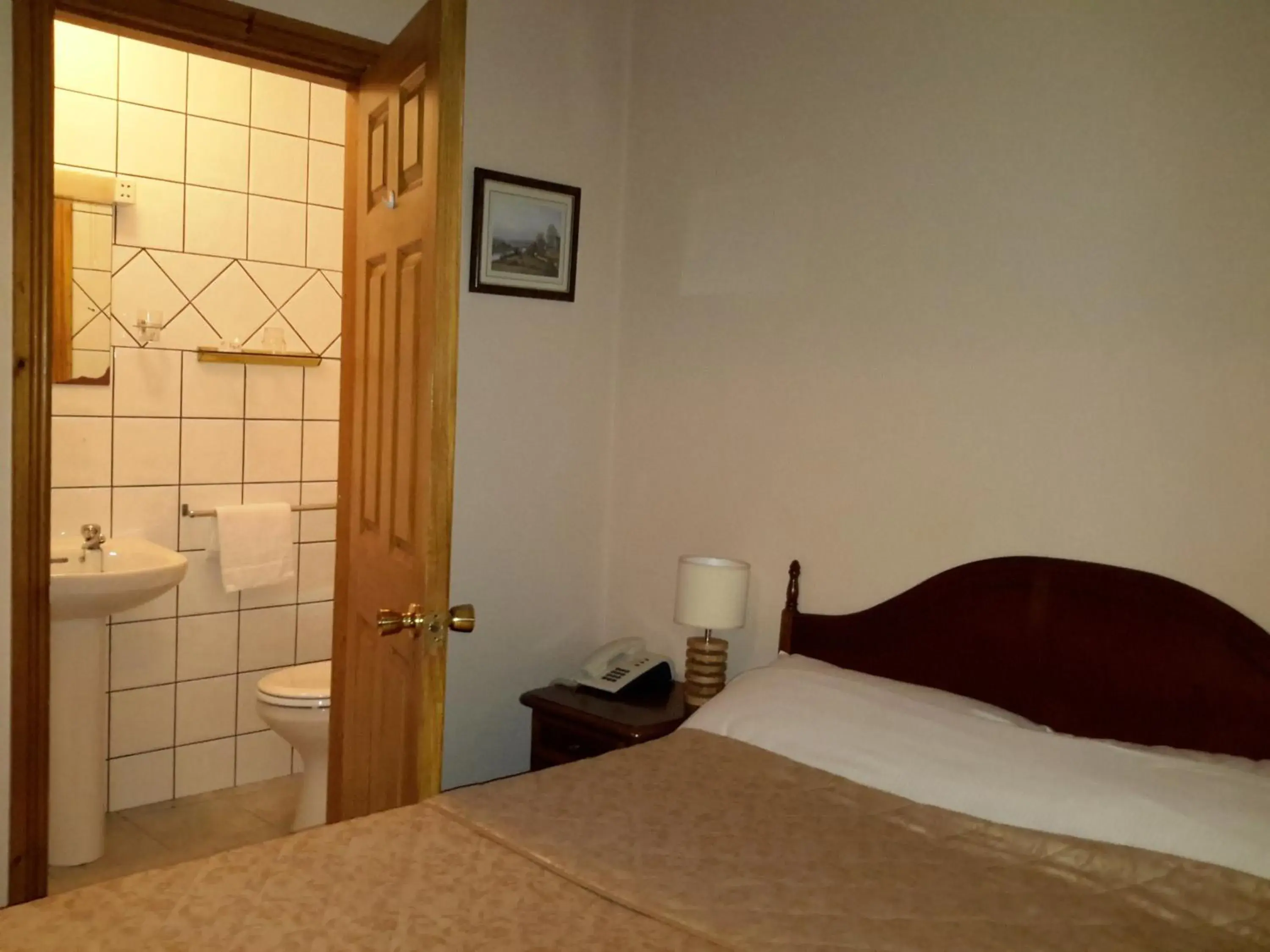 Twin Room with Bathroom in Bridge Hotel Twin Room with Bathroom in Bridge Hotel