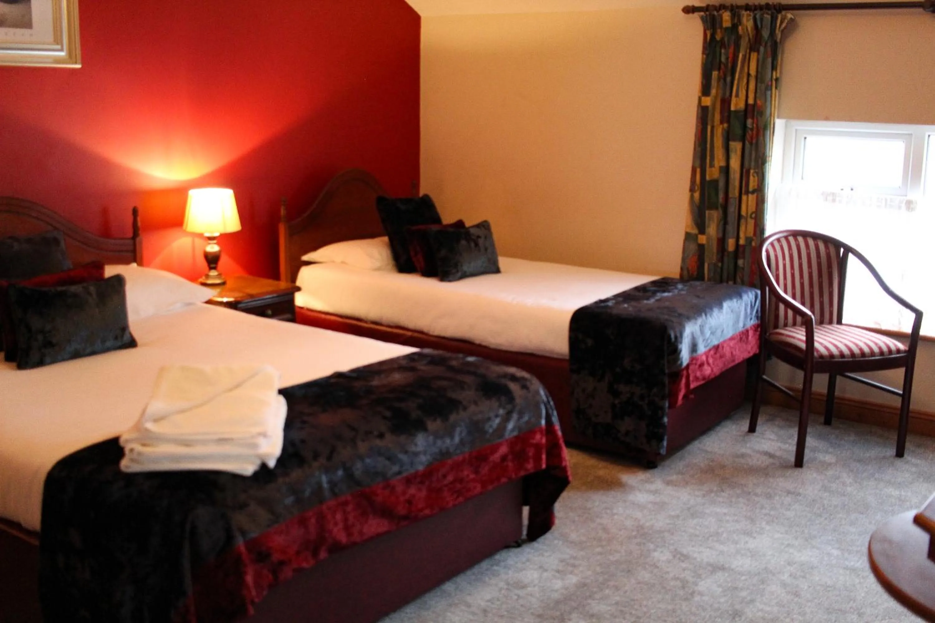 Bedroom, Bed in Bridge Hotel