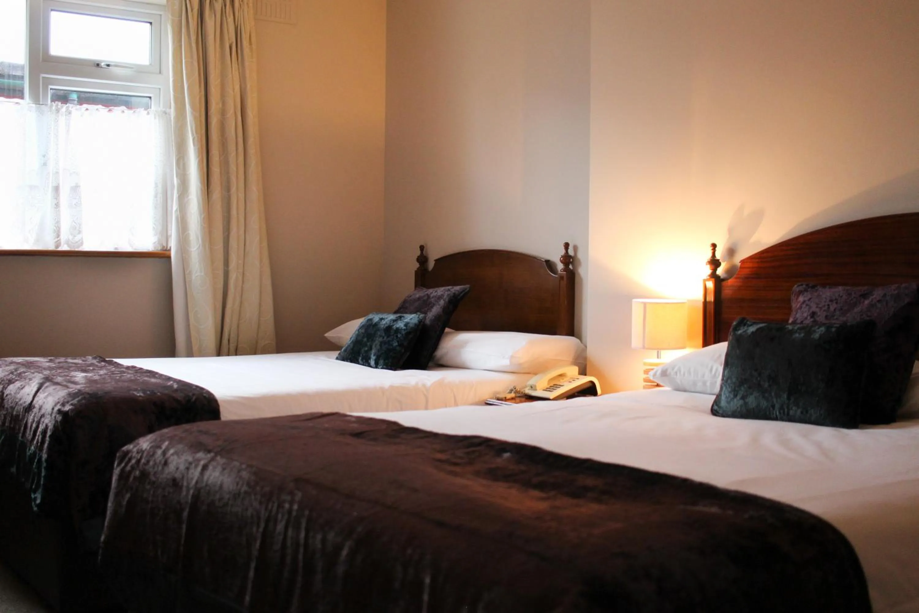 Bedroom, Bed in Bridge Hotel