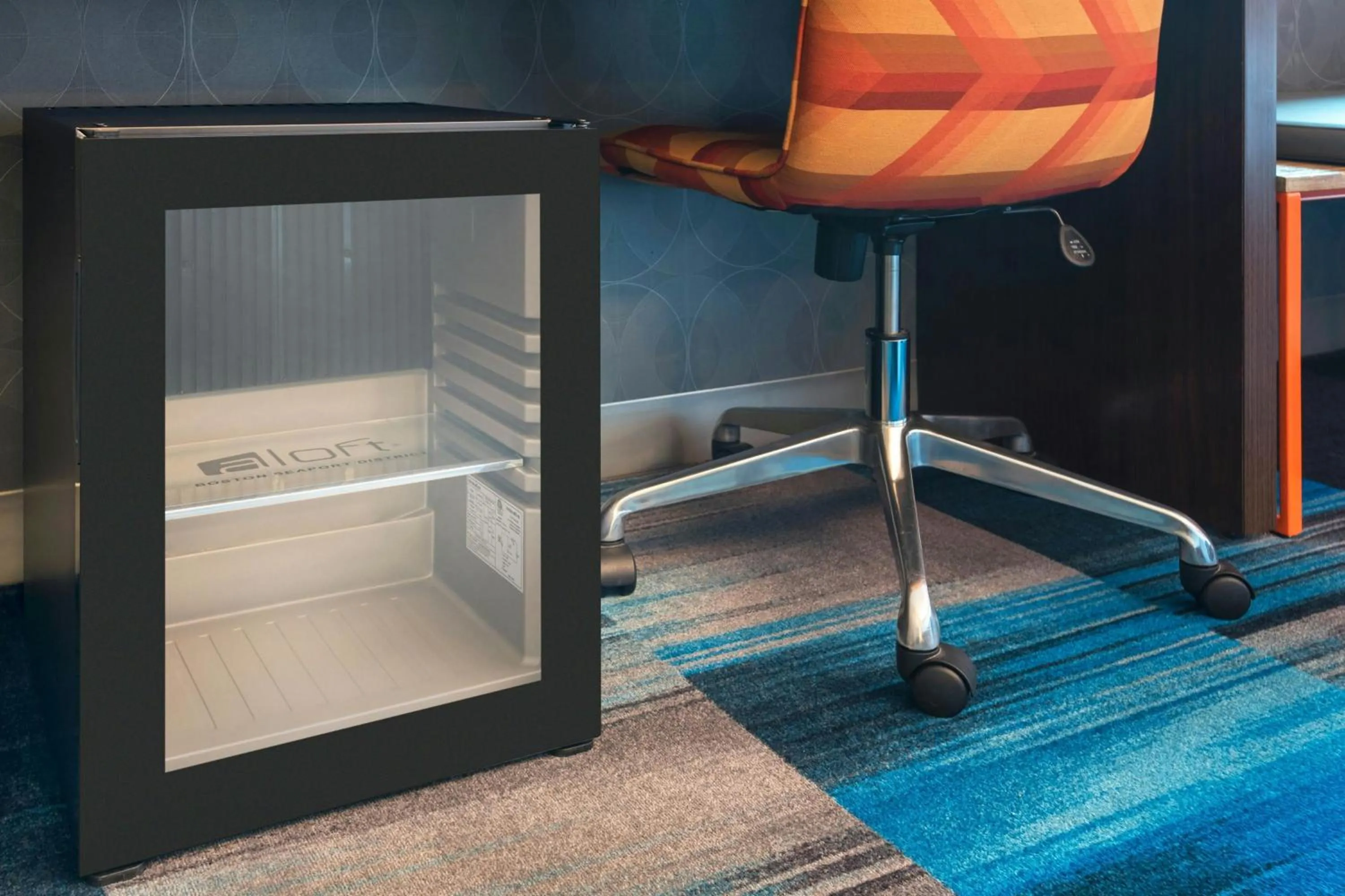 Photo of the whole room, Bed in Aloft Boston Seaport District