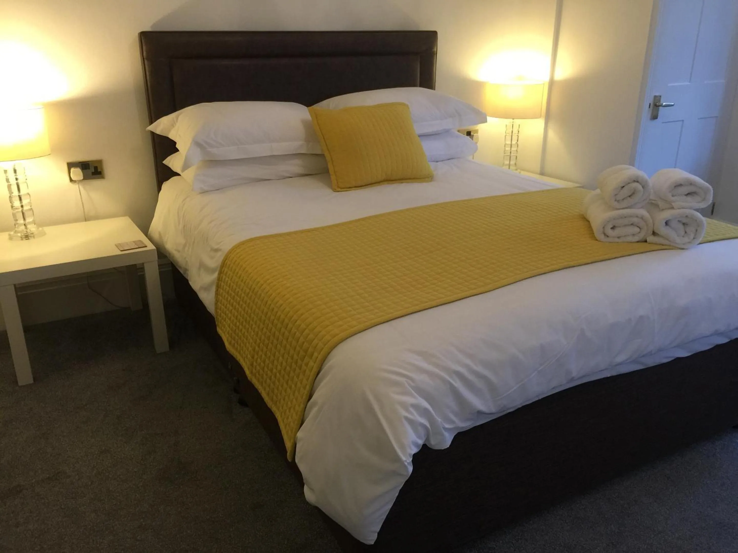 Bedroom in Croham Park - Free Parking & Wi-Fi