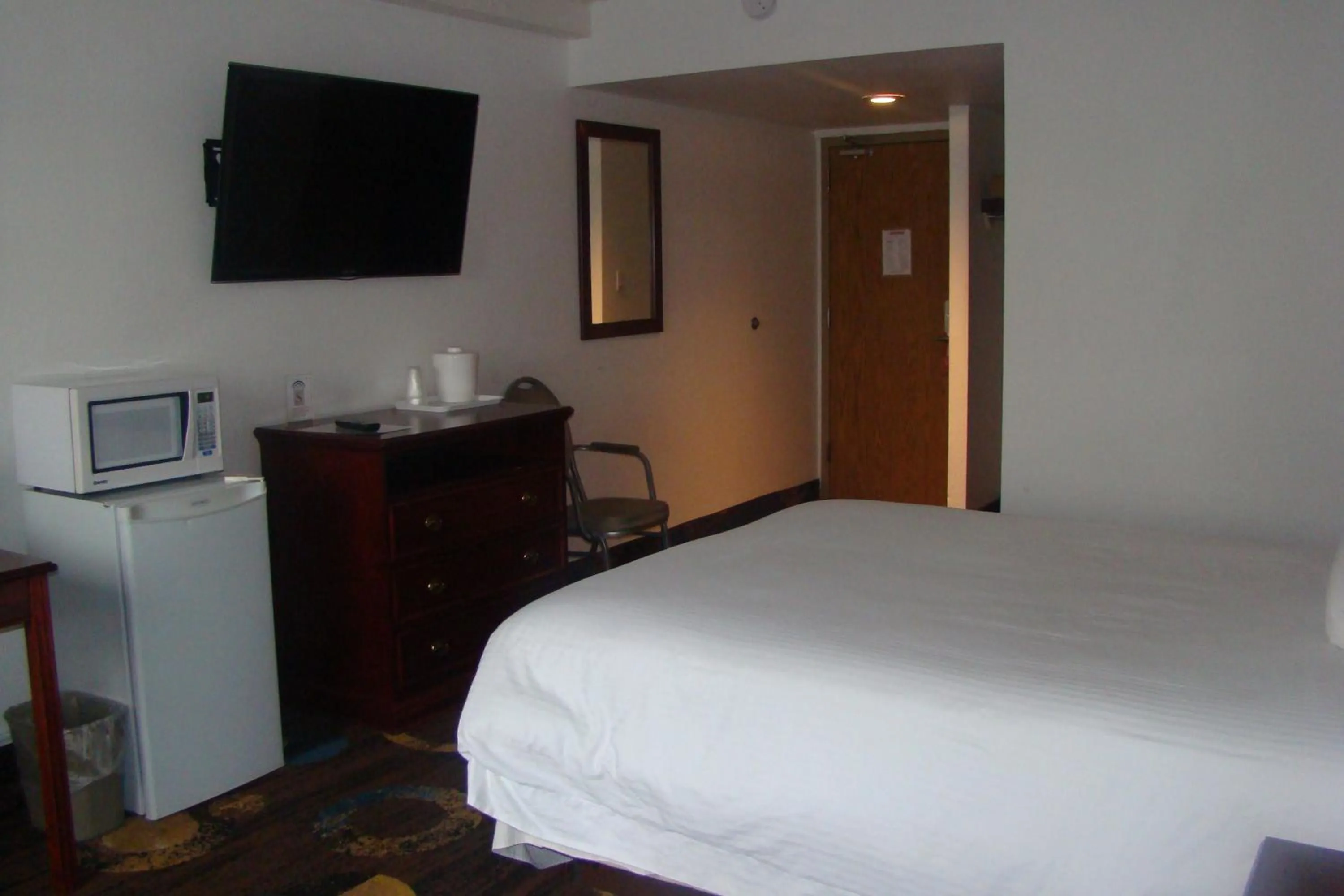 Bed in Stonebridge Hotel