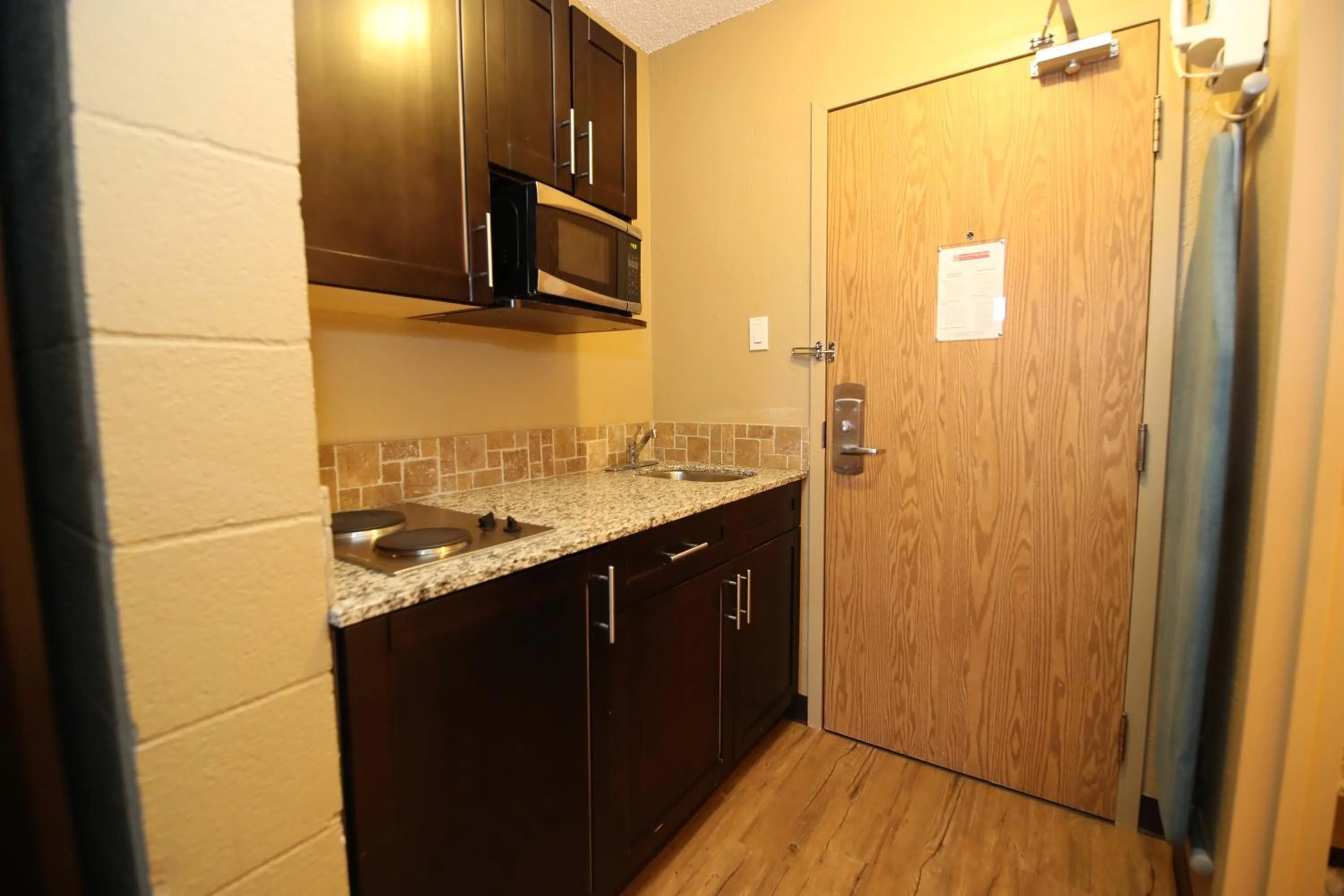 Kitchen or kitchenette in Stonebridge Hotel