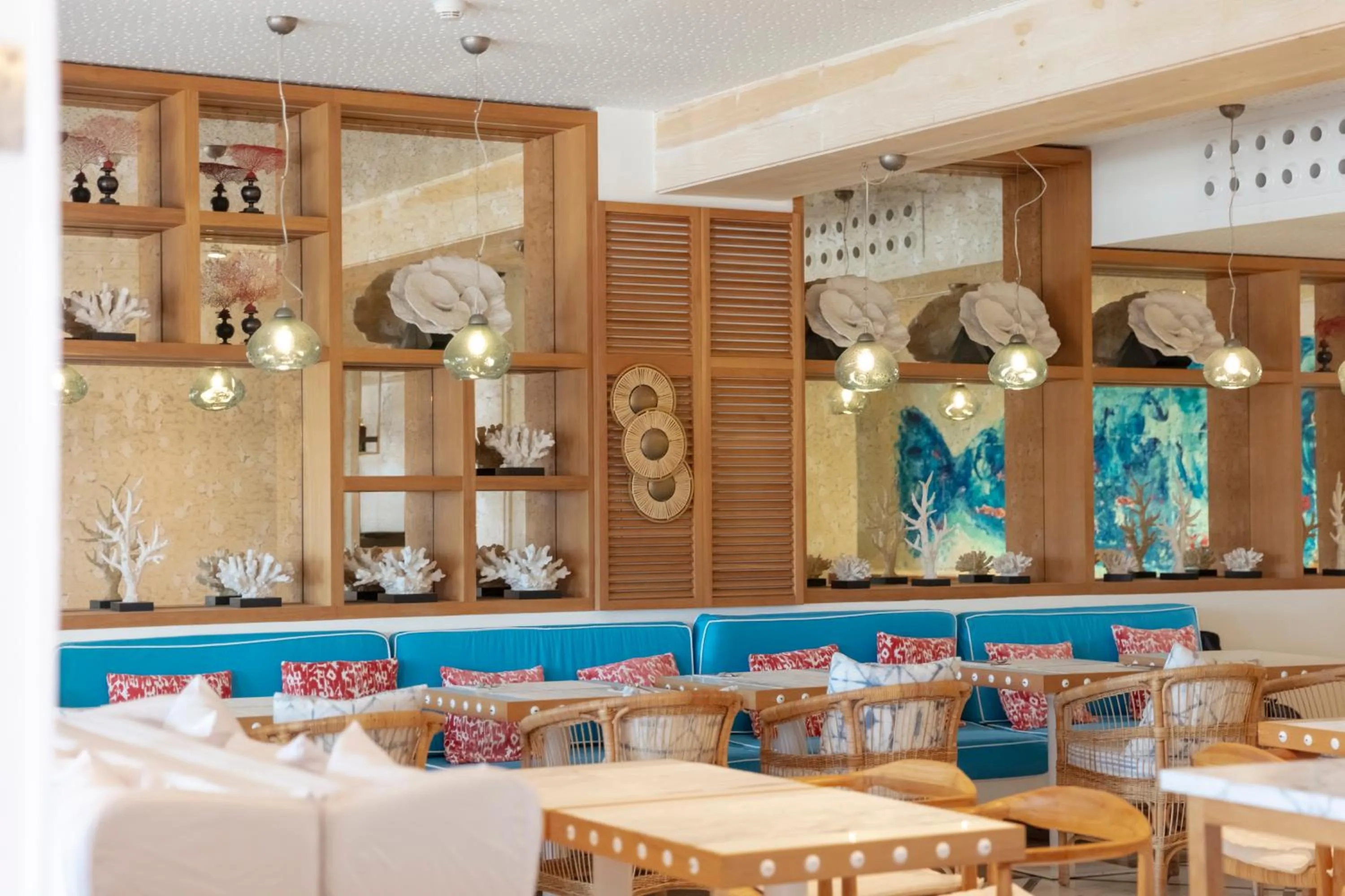 Restaurant/places to eat in Hotel Honucai