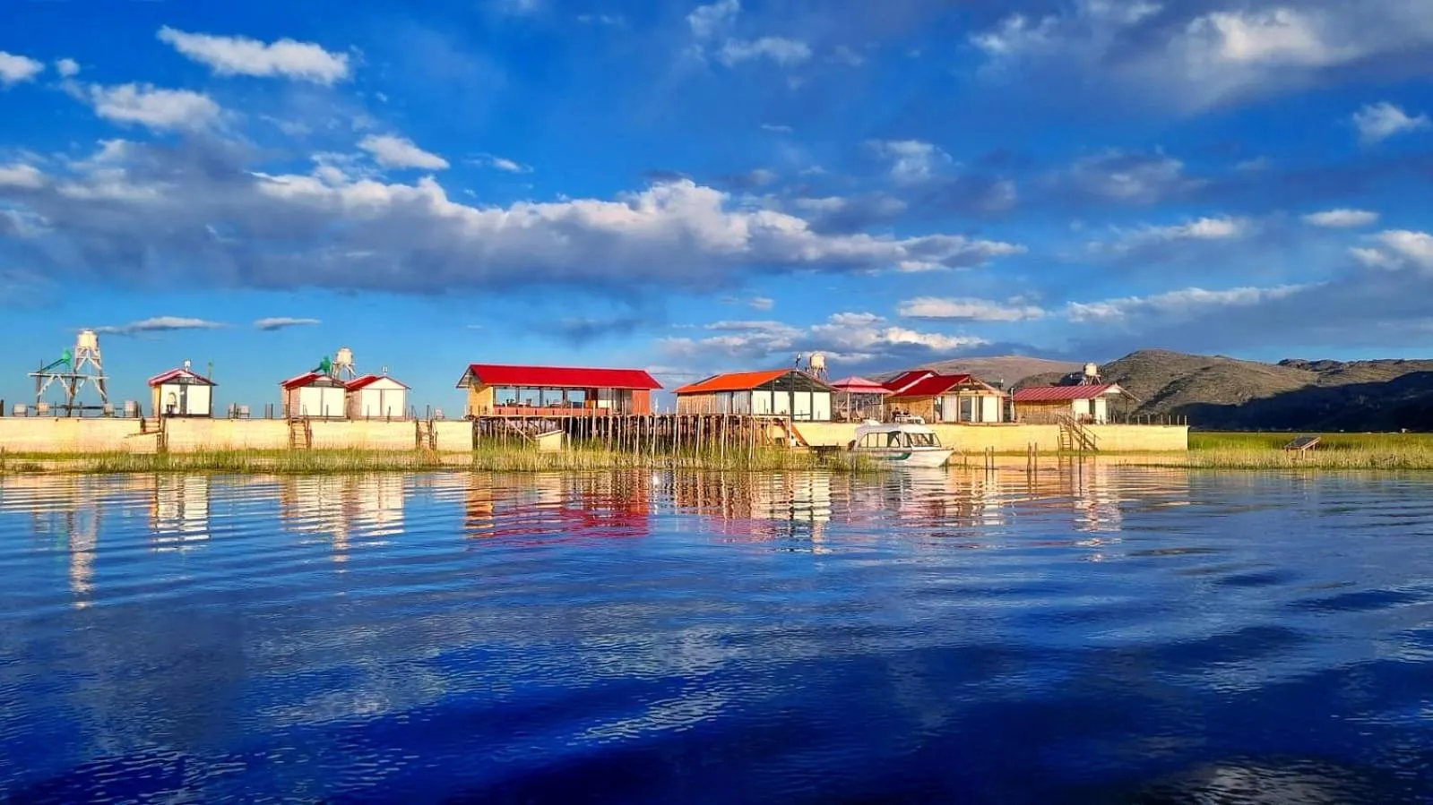 Property building in Titicaca Atrion Uros