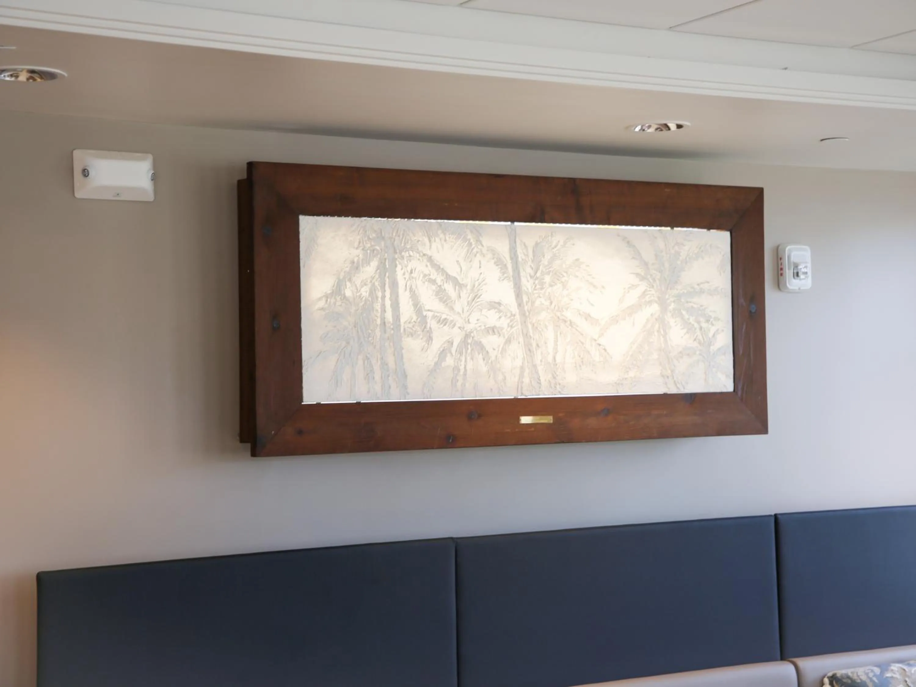 Area and facilities in First Cabin International Hawaii