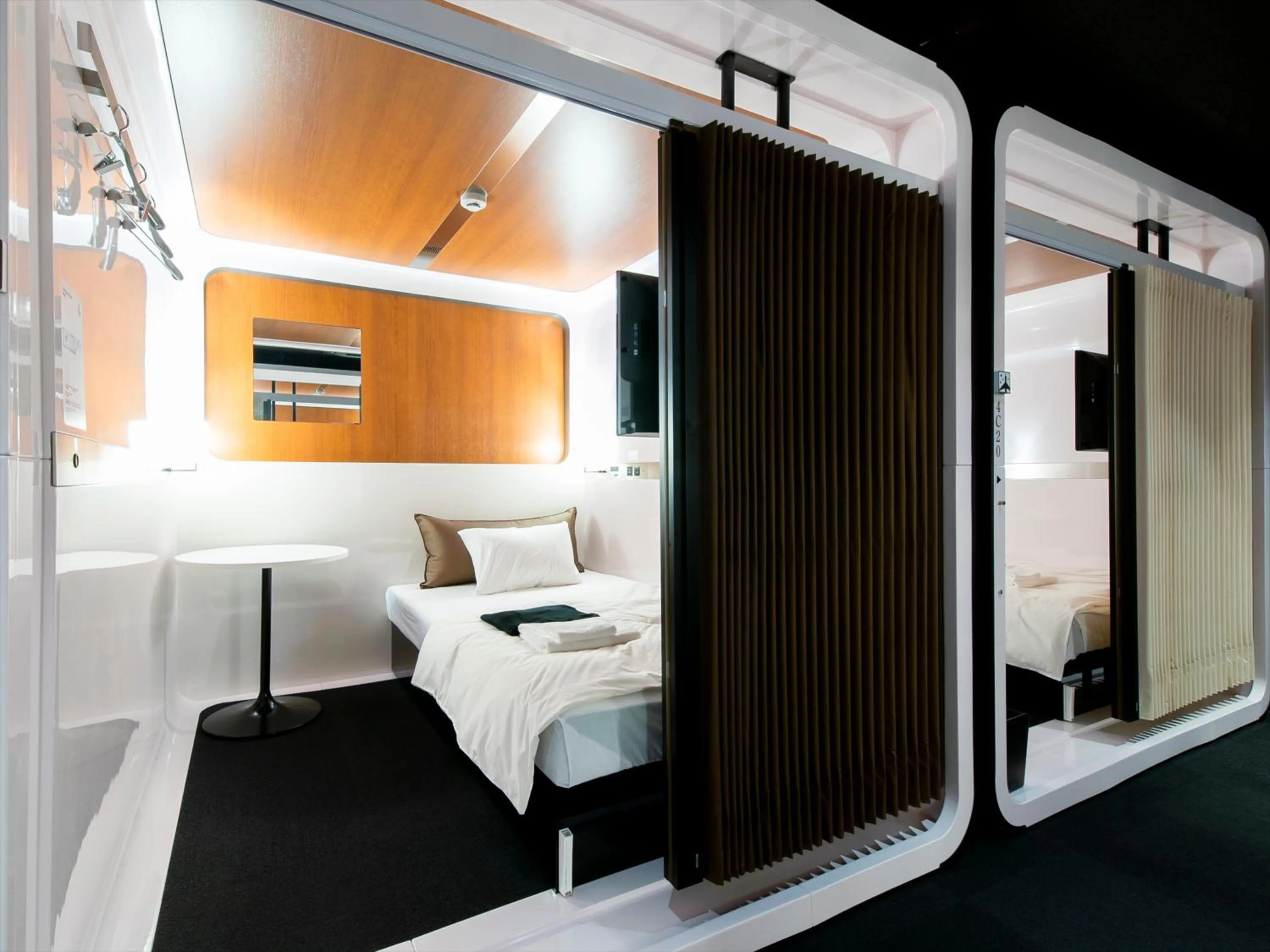 Bed in First Cabin International Hawaii