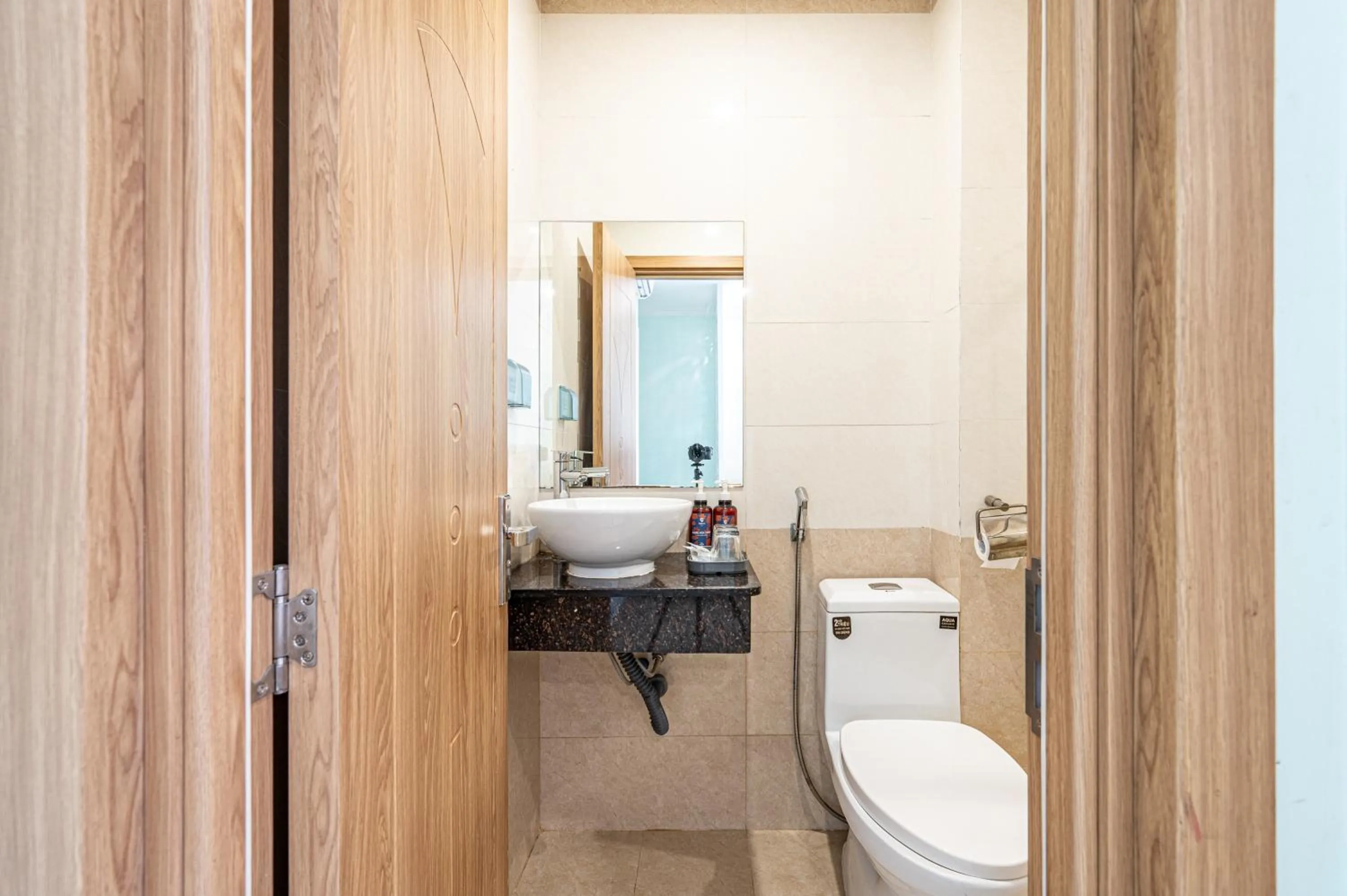 Toilet in Cozrum - Love Hotel Trần Thị Nghỉ