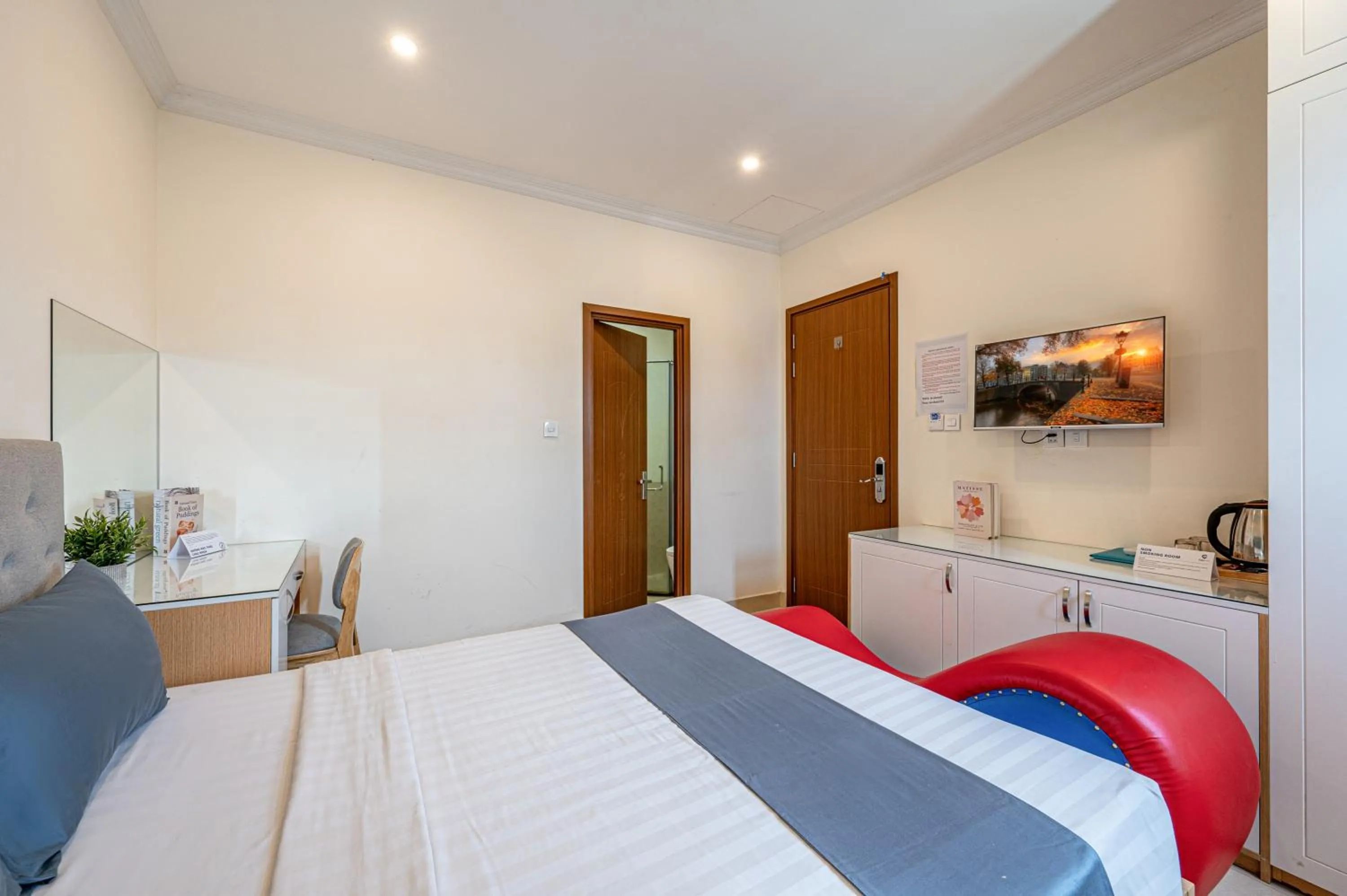 Bed in Cozrum - Love Hotel Trần Thị Nghỉ