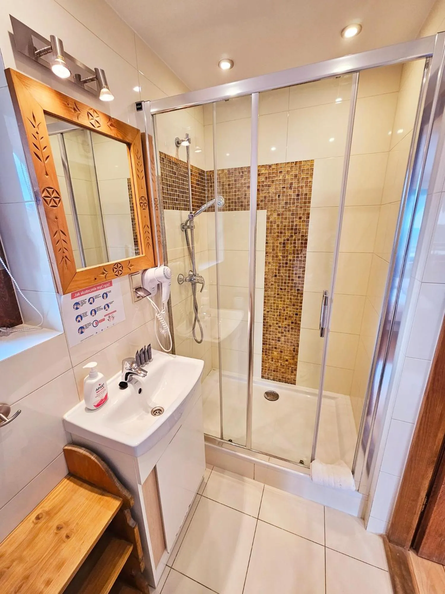 Shower in Willa Regina II Resort & SPA