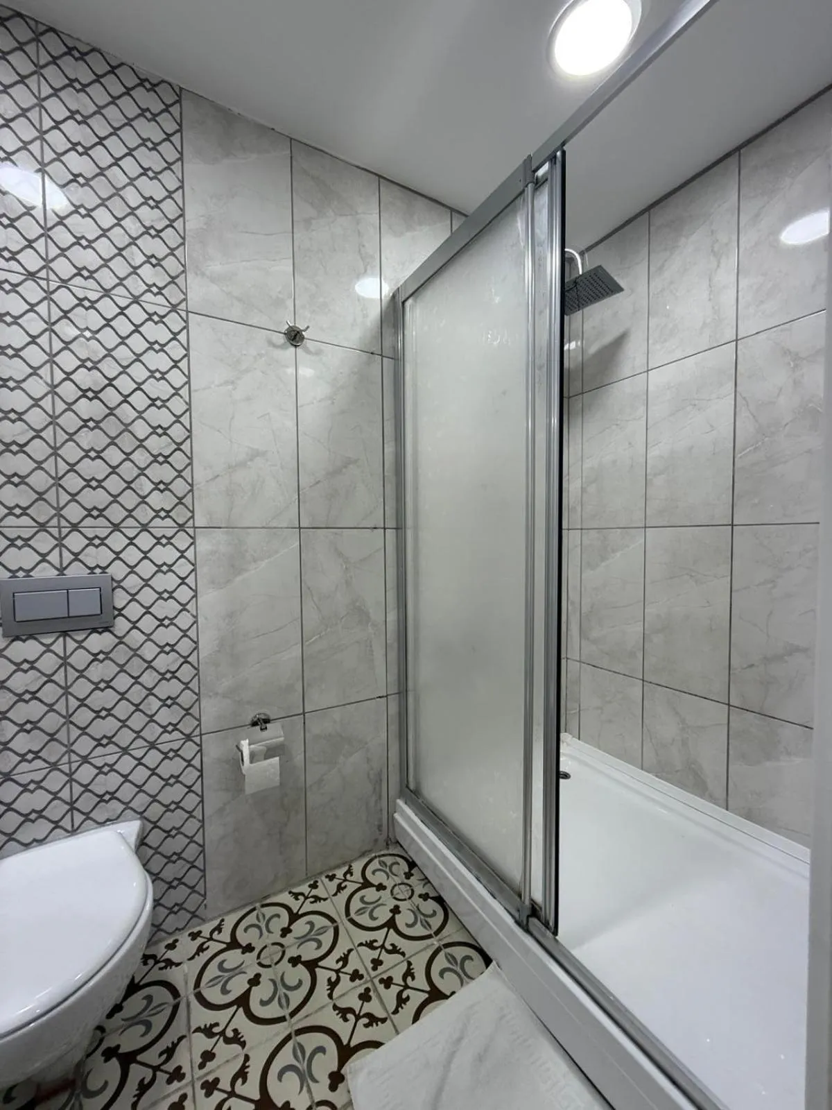 Shower in Grand Bedir