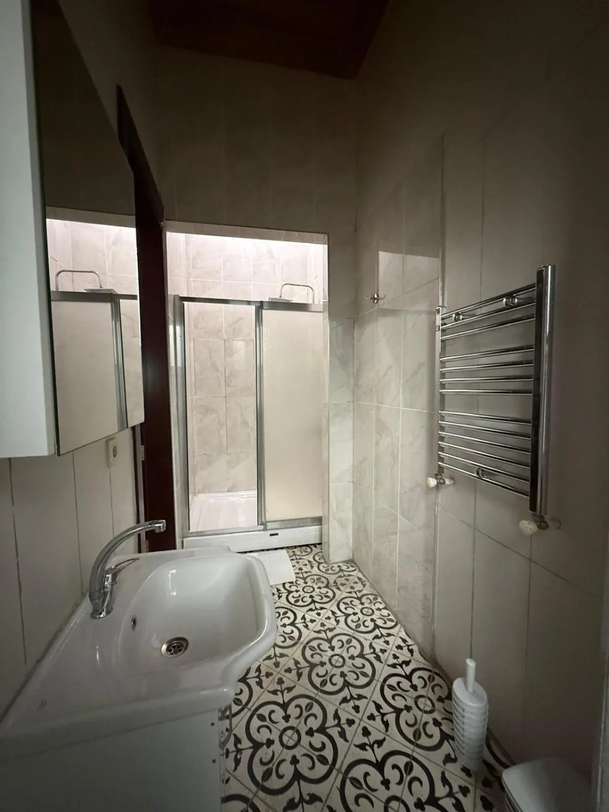 Shower in Grand Bedir