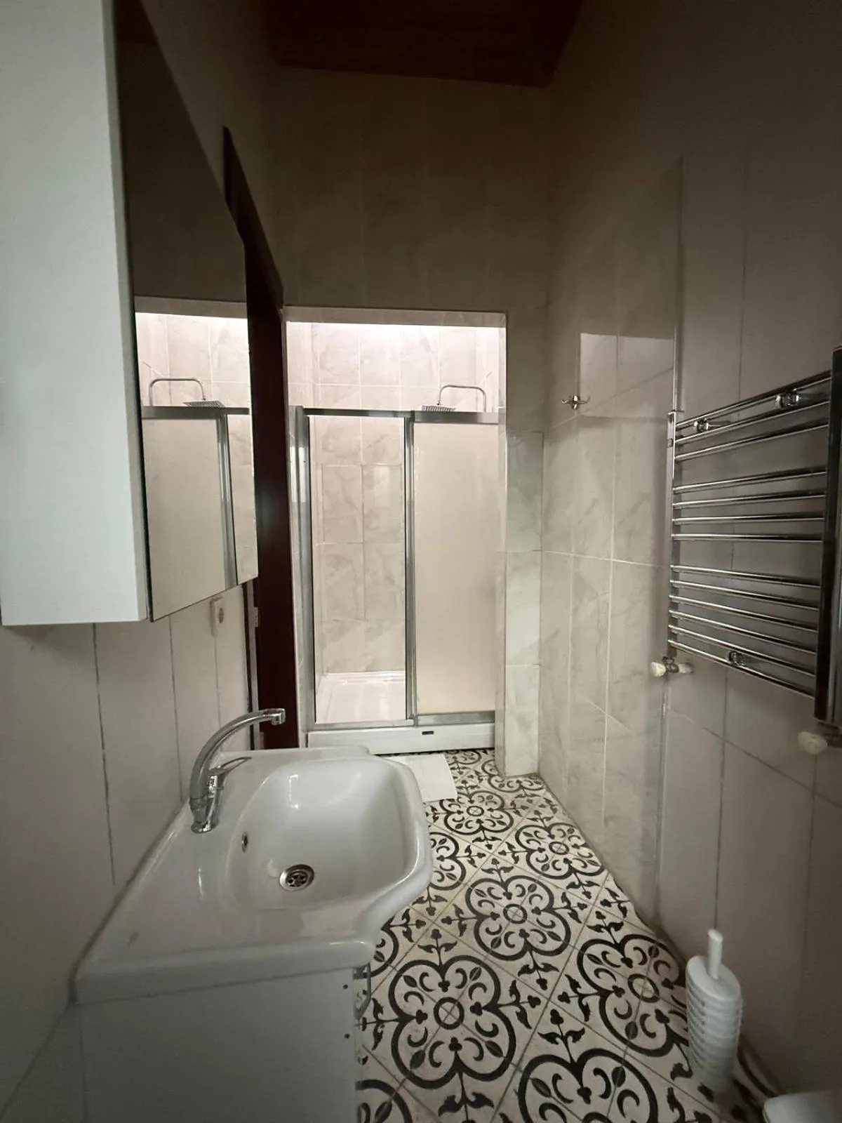 Shower in Grand Bedir