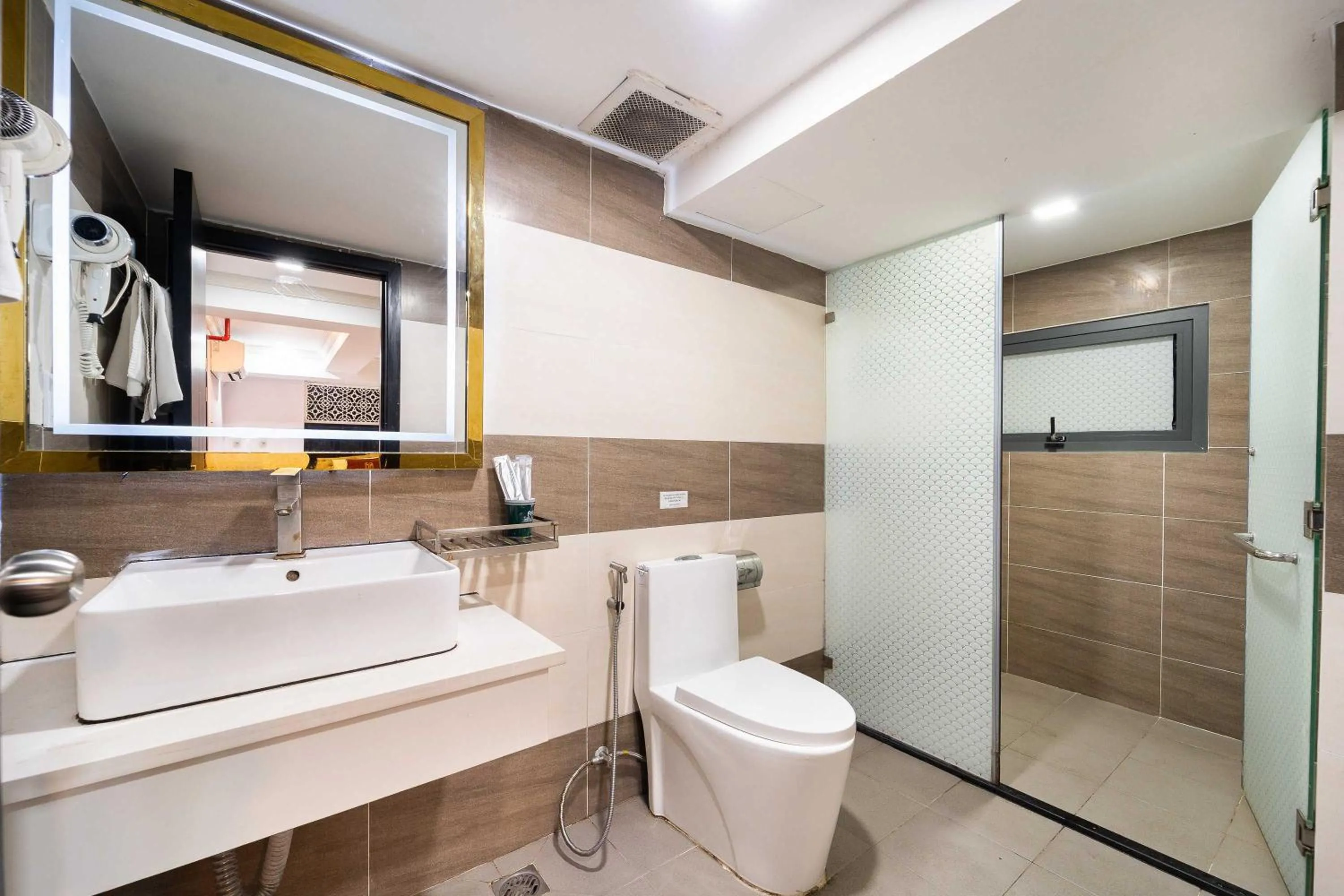 Bedroom in Collection O Havana Airport Hotel