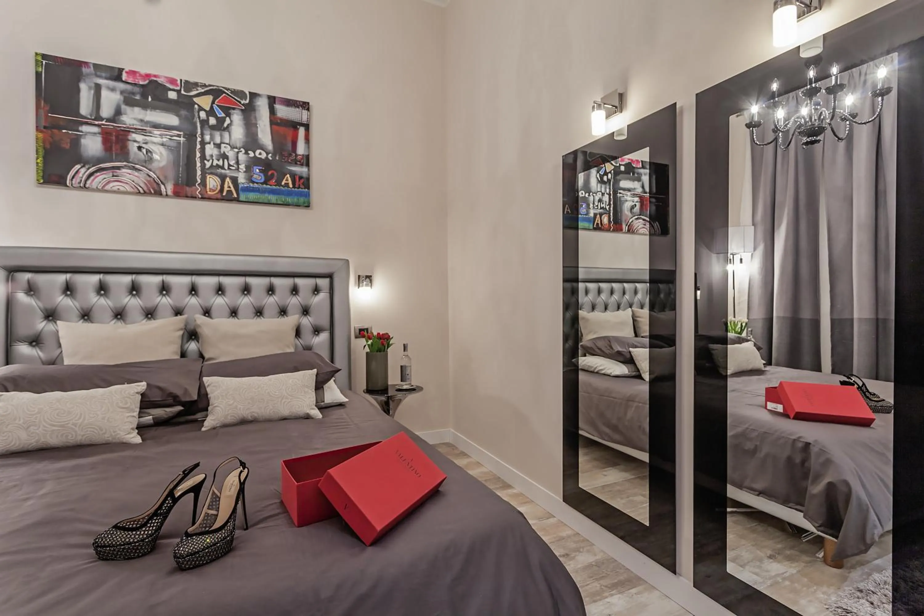 Bedroom, Bed in St. George's Vatican Suites